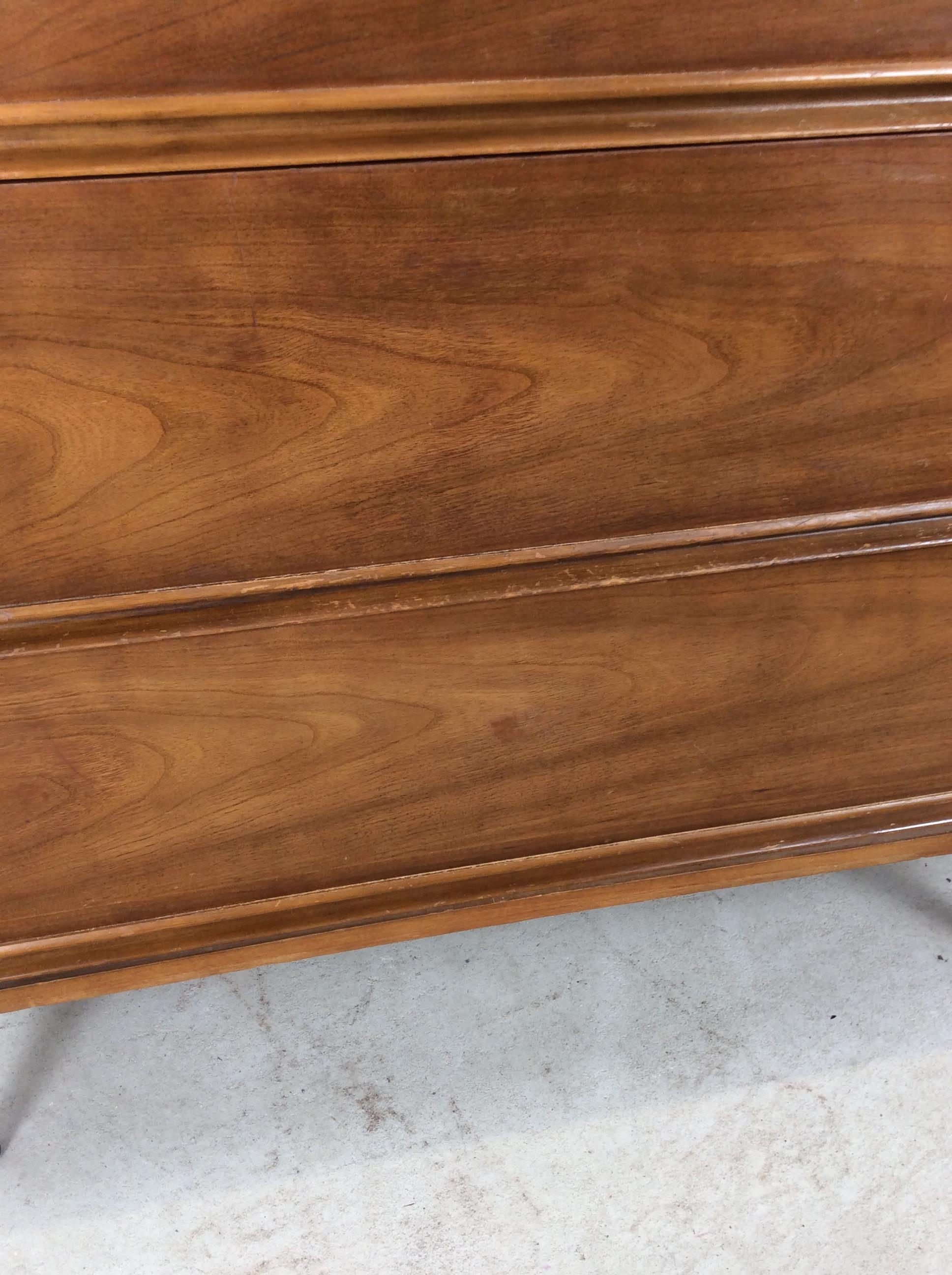 Comò Highboy del Mid Century Modern di Harmony House In condizioni discrete in vendita a Freehold, NJ