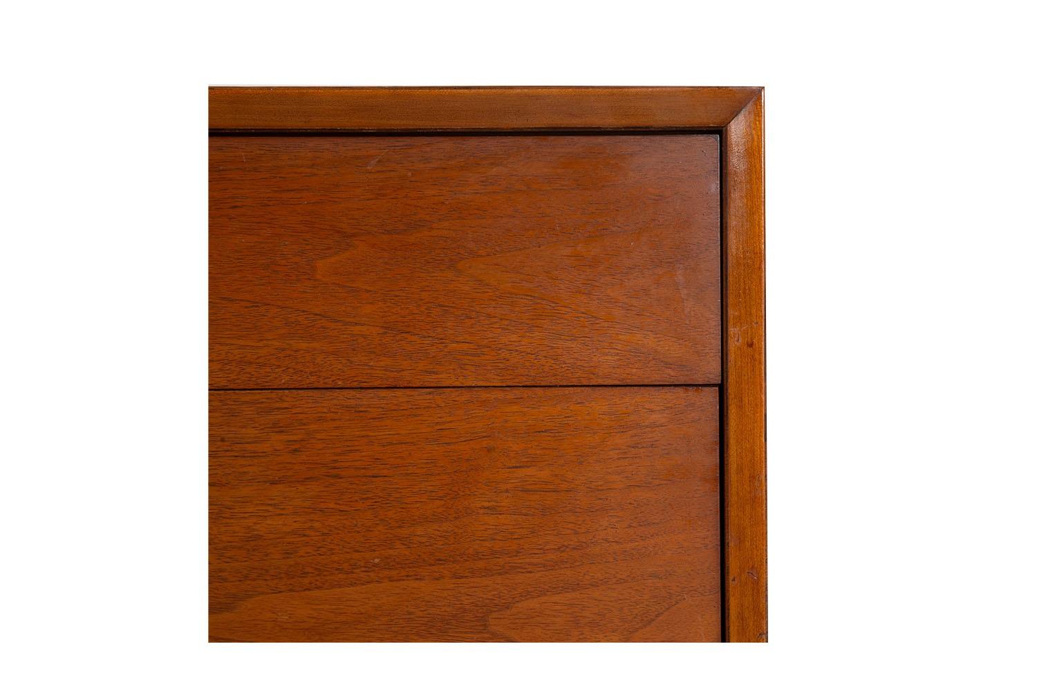 Mid-Century Modern Highboy Dresser by Henredon For Sale 1