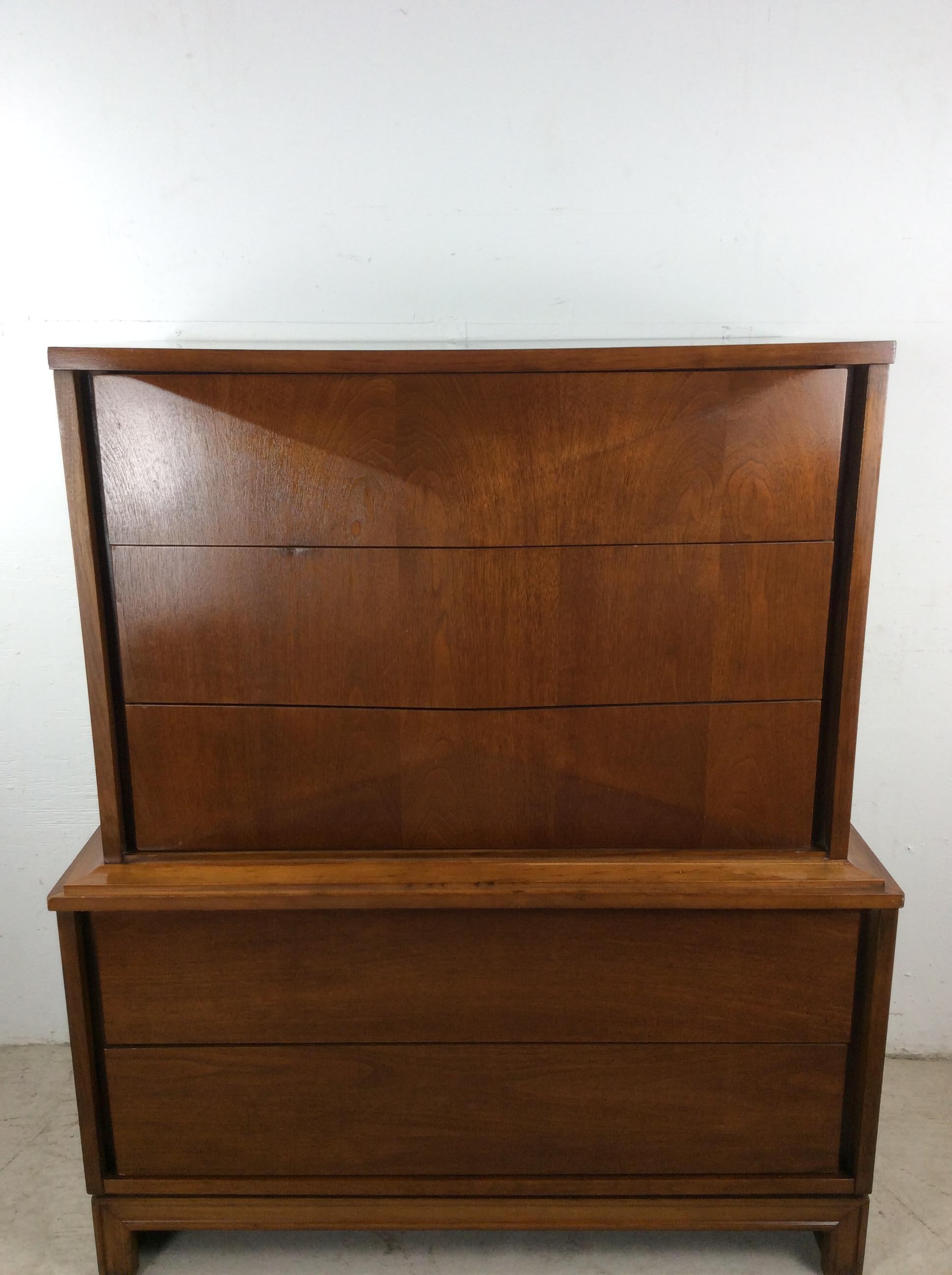 Mid-Century moderno Comò Highboy del Mid Century Modern di Johnson Carper in vendita