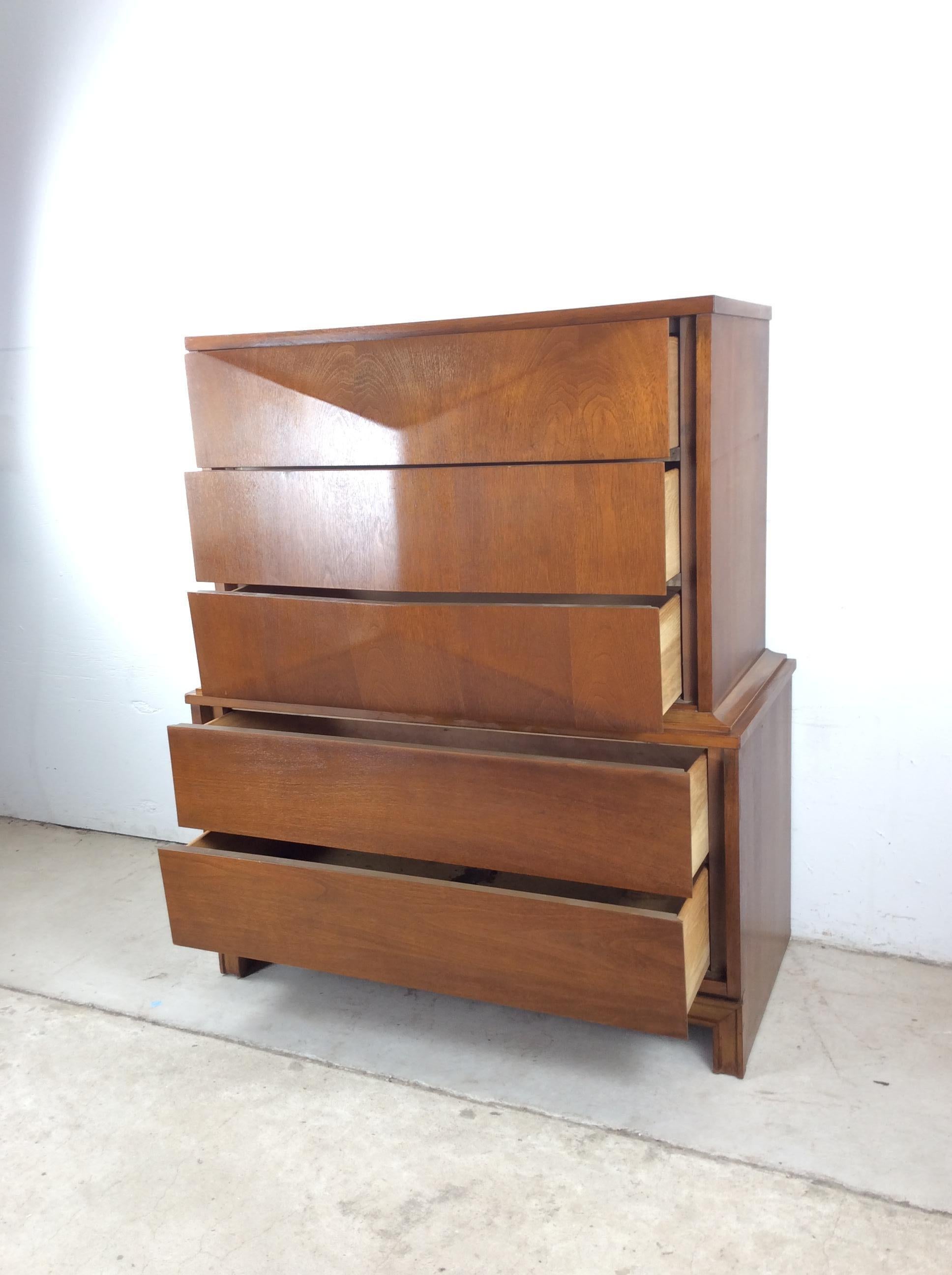 Comò Highboy del Mid Century Modern di Johnson Carper in vendita 1