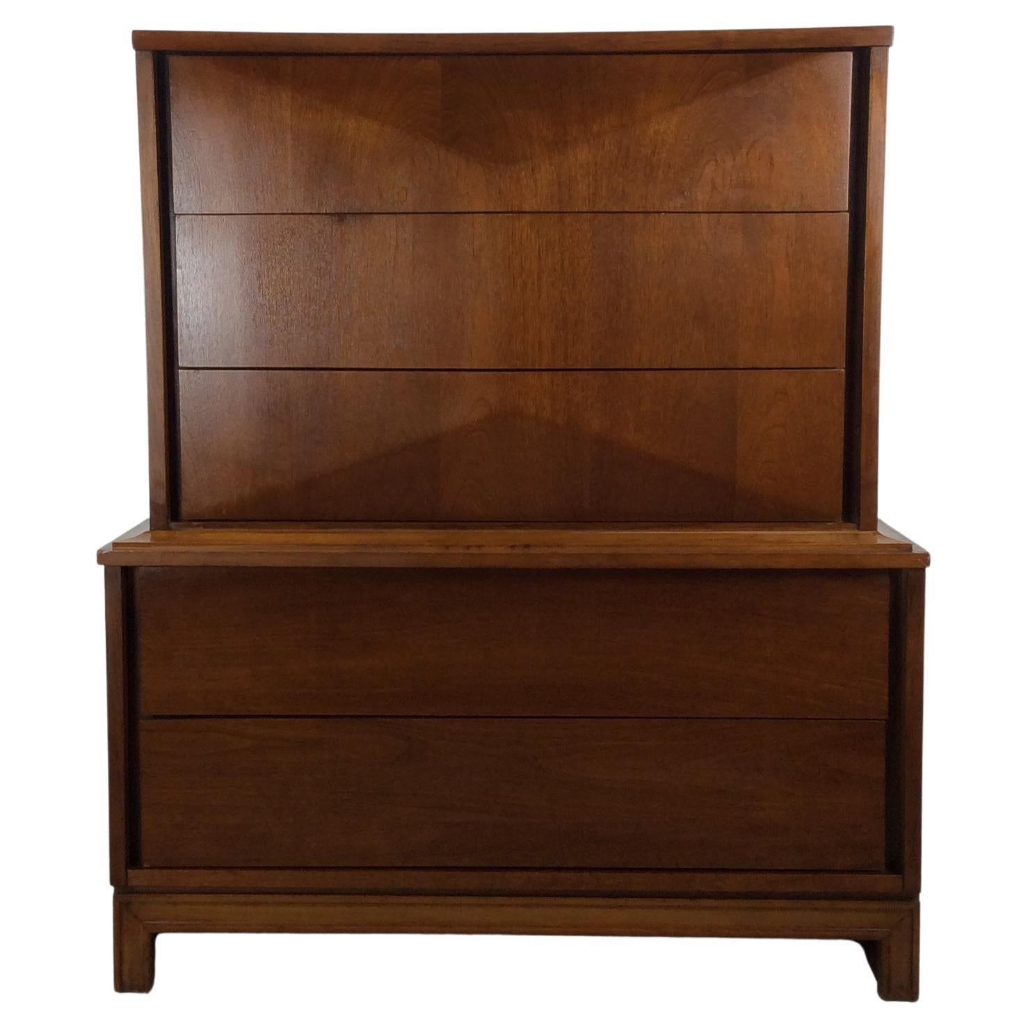 Comò Highboy del Mid Century Modern di Johnson Carper