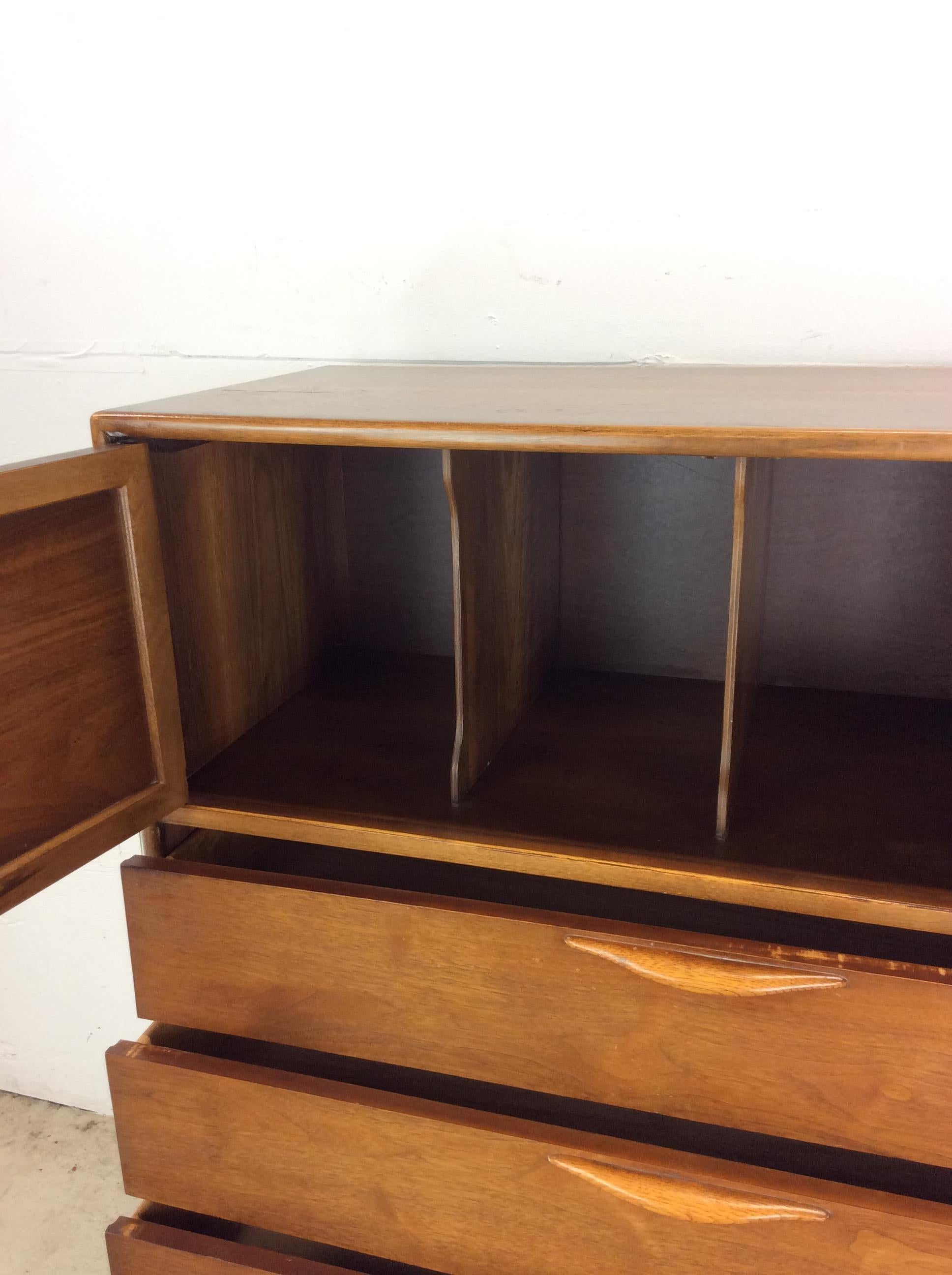Comò Highboy della linea Perspective di Lane Furniture, in stile Mid Century Modern in vendita 2