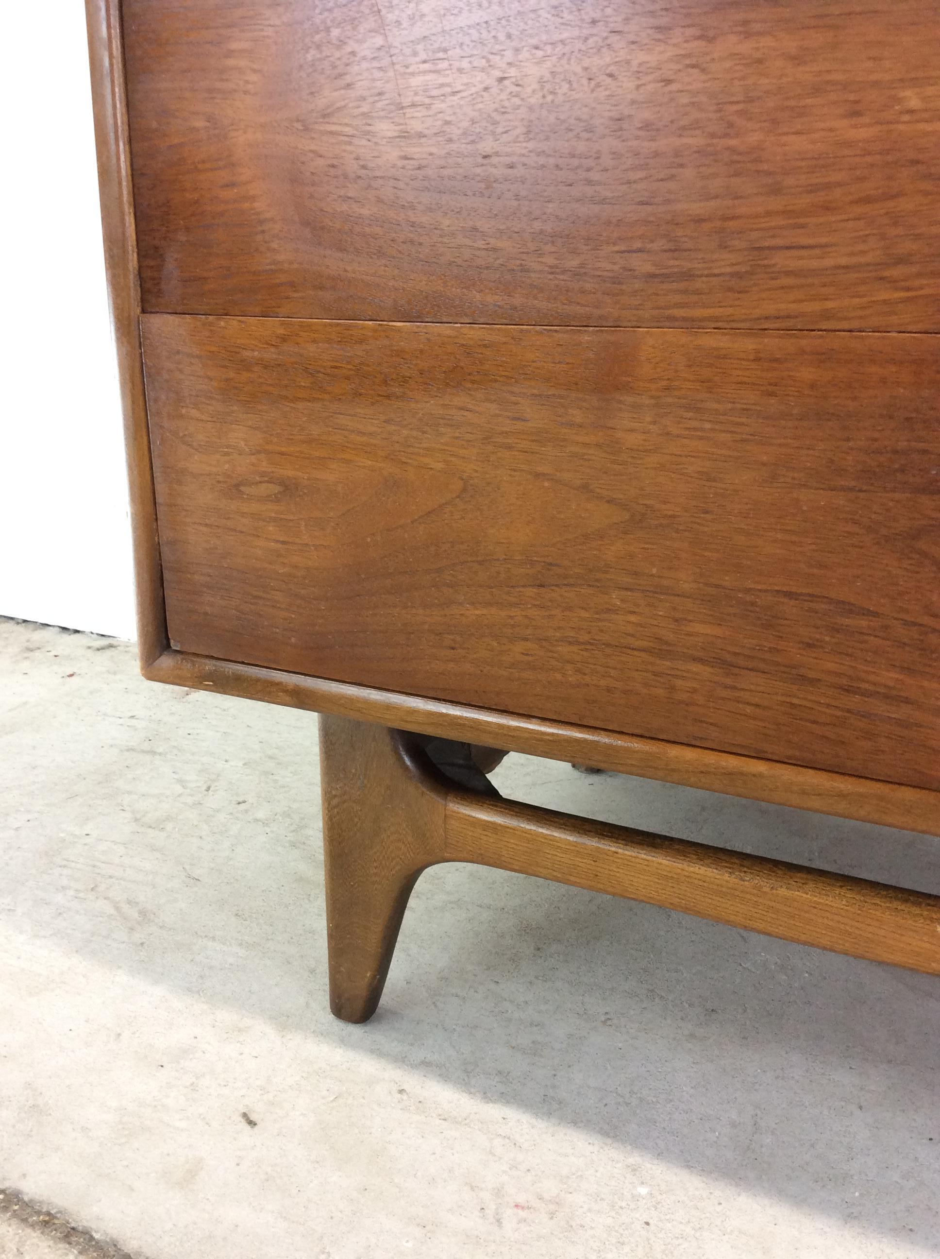 XX secolo Comò Highboy della linea Perspective di Lane Furniture, in stile Mid Century Modern in vendita