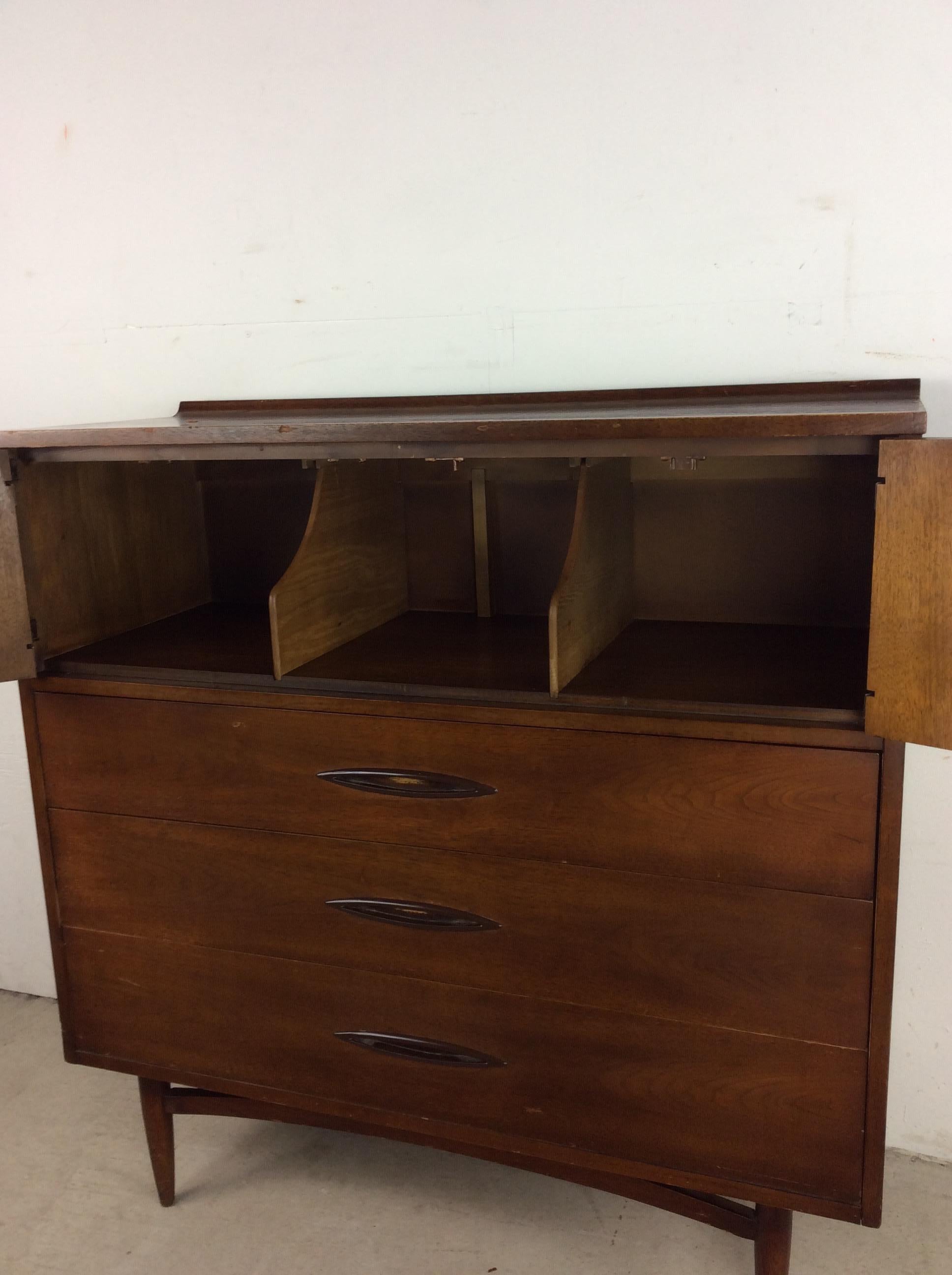 Mid-Century Modern Highboy Dresser from Sculptra by Broyhill For Sale 3