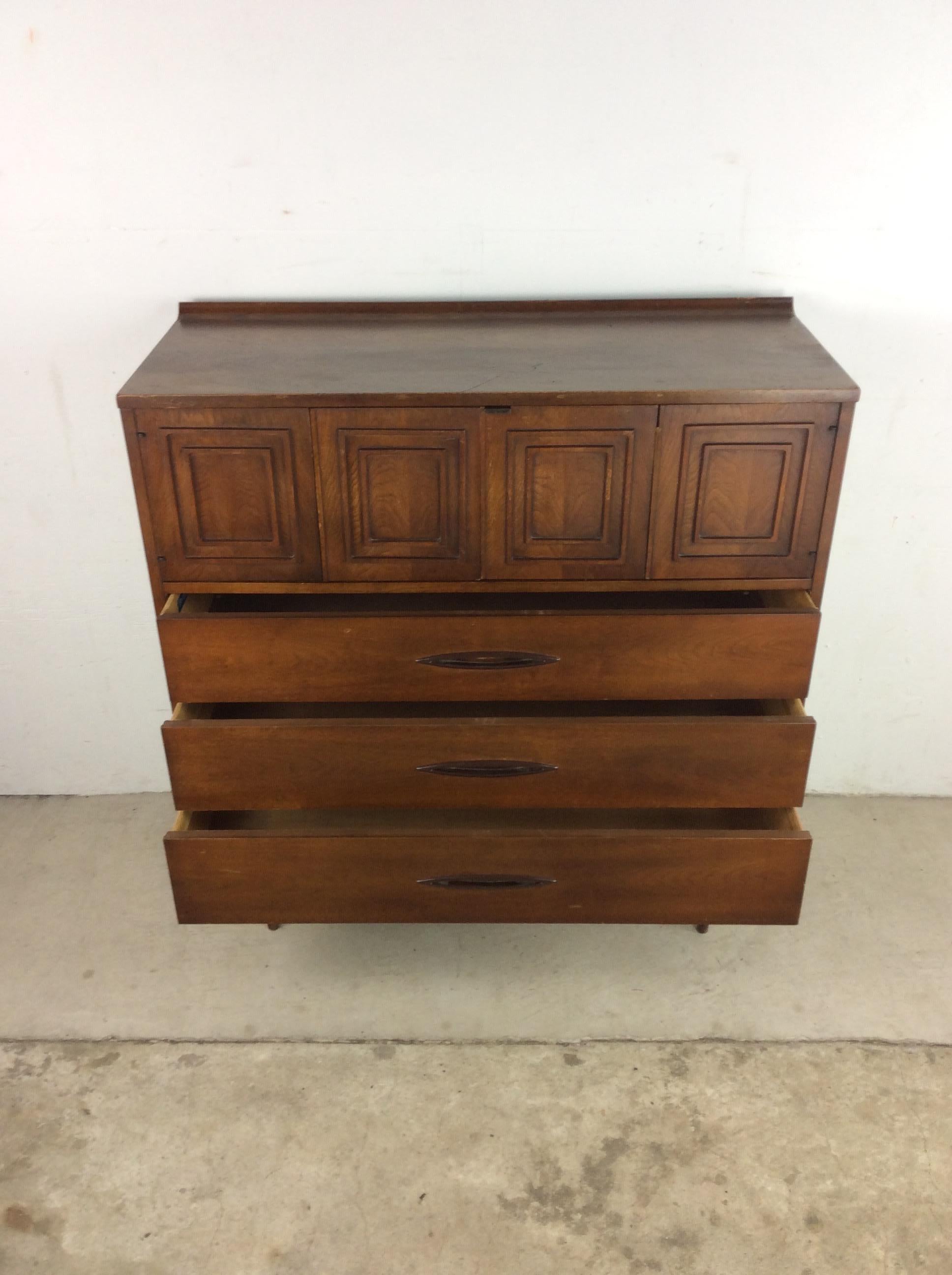 Mid-Century Modern Highboy Dresser from Sculptra by Broyhill For Sale 7