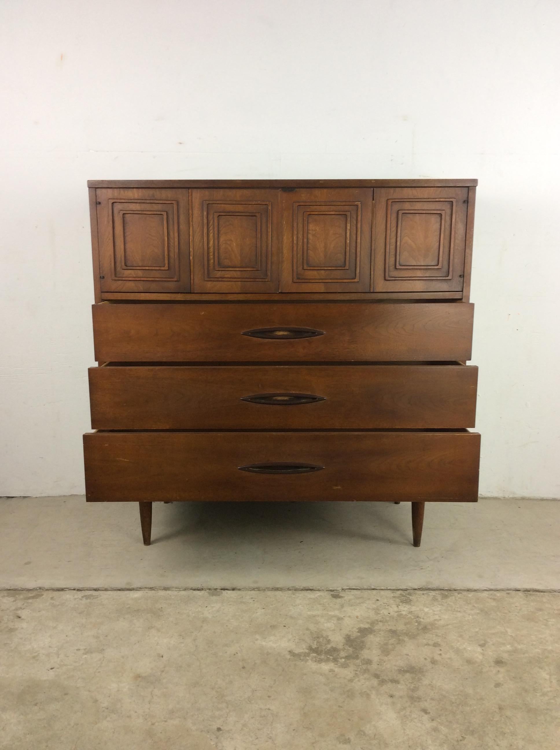 Mid-Century Modern Highboy Dresser from Sculptra by Broyhill For Sale 8