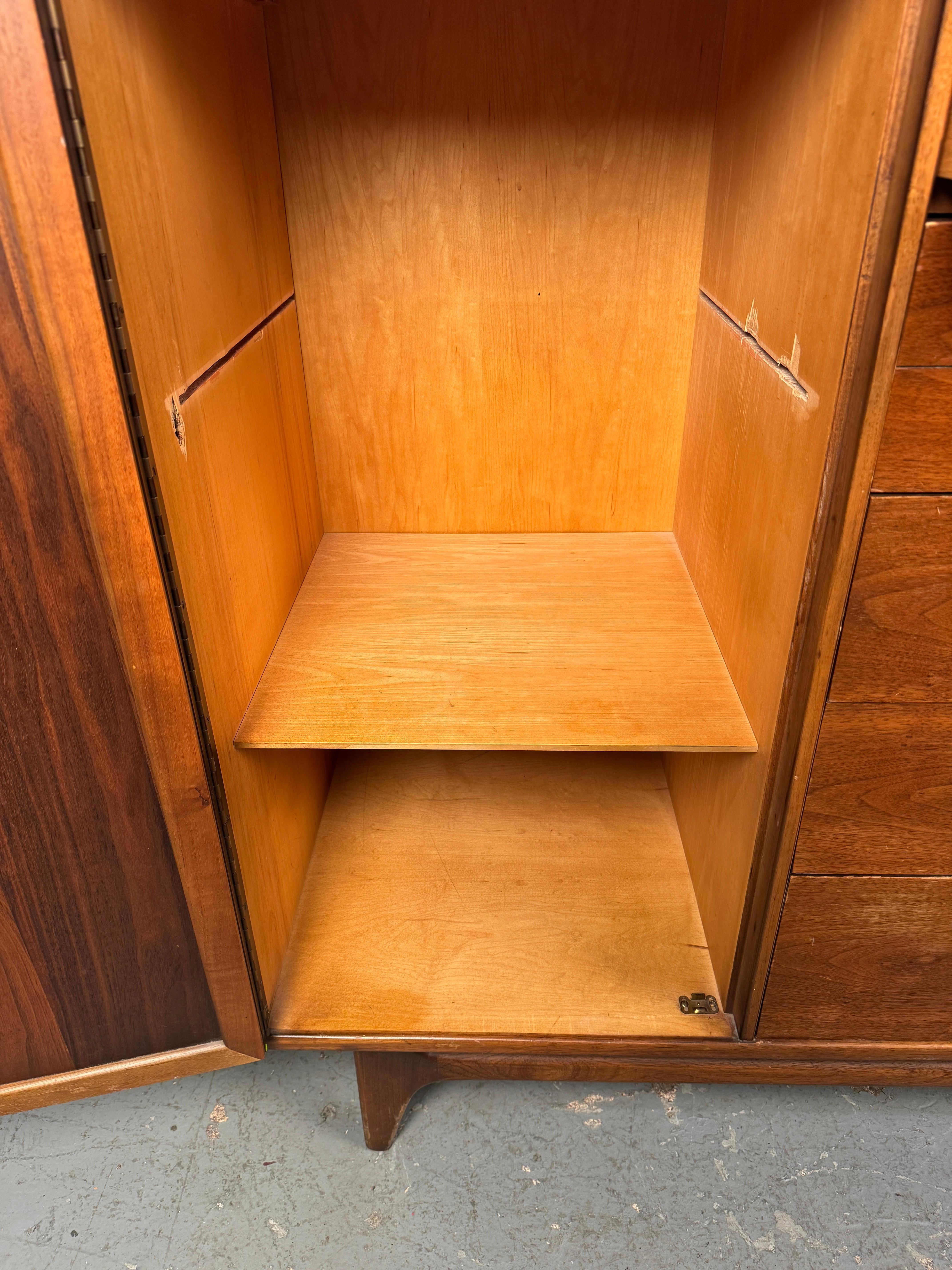 Comò Highboy in stile Mid-Century Modern, prodotto da Lane Furniture in vendita 6