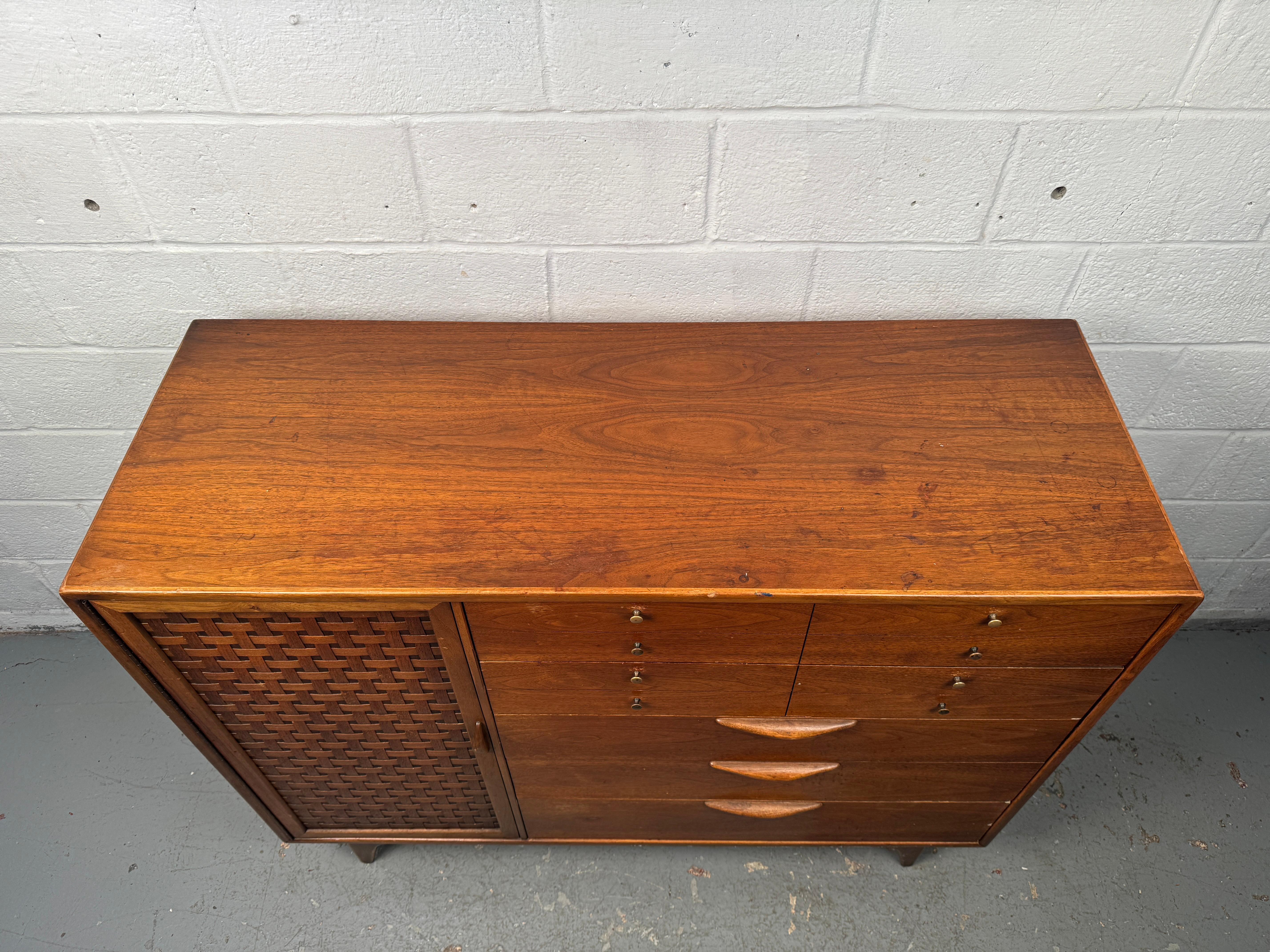 XX secolo Comò Highboy in stile Mid-Century Modern, prodotto da Lane Furniture in vendita