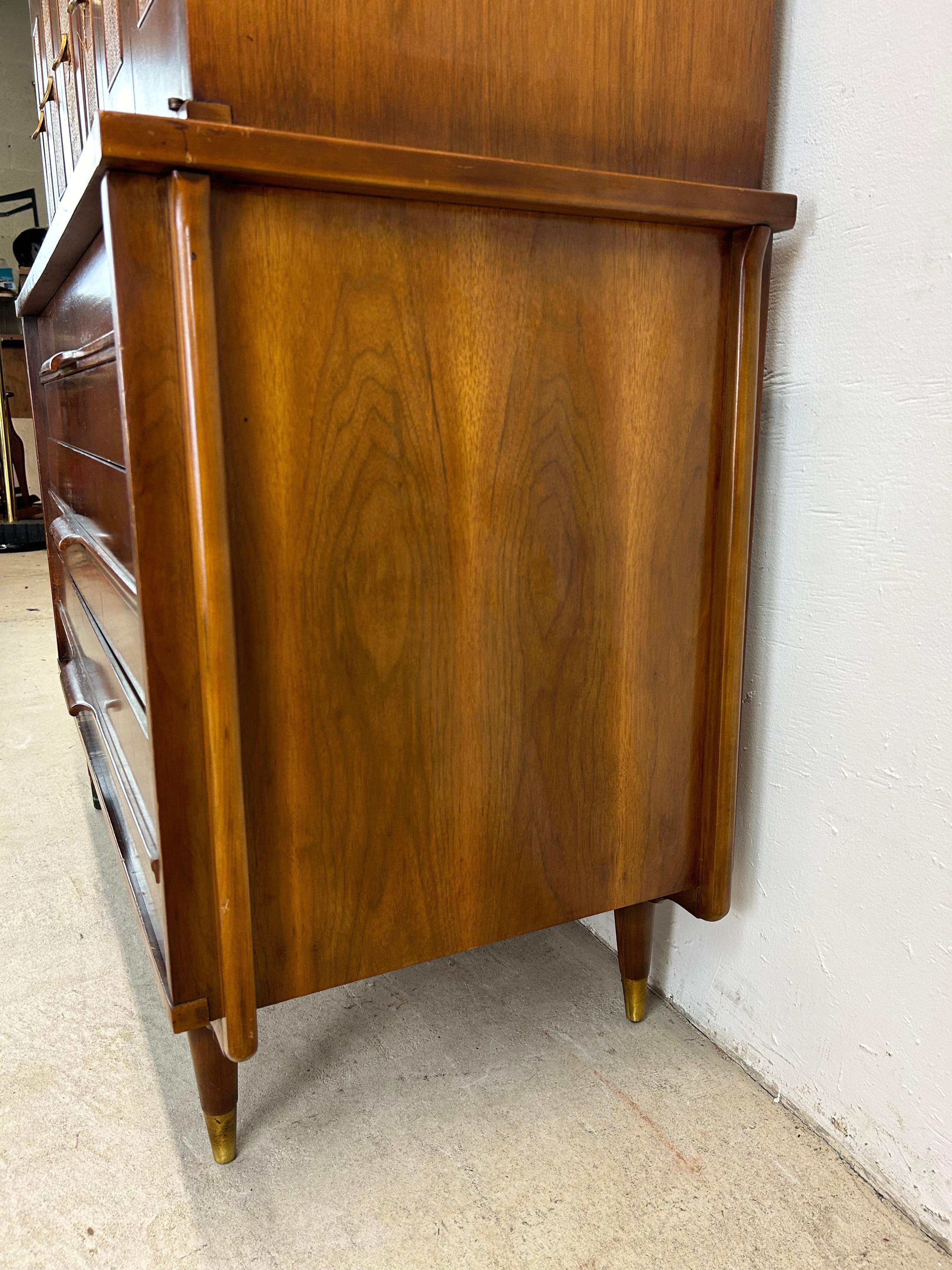 Comò Highboy del Mid Century Moderno con fronte a canne in vendita 10