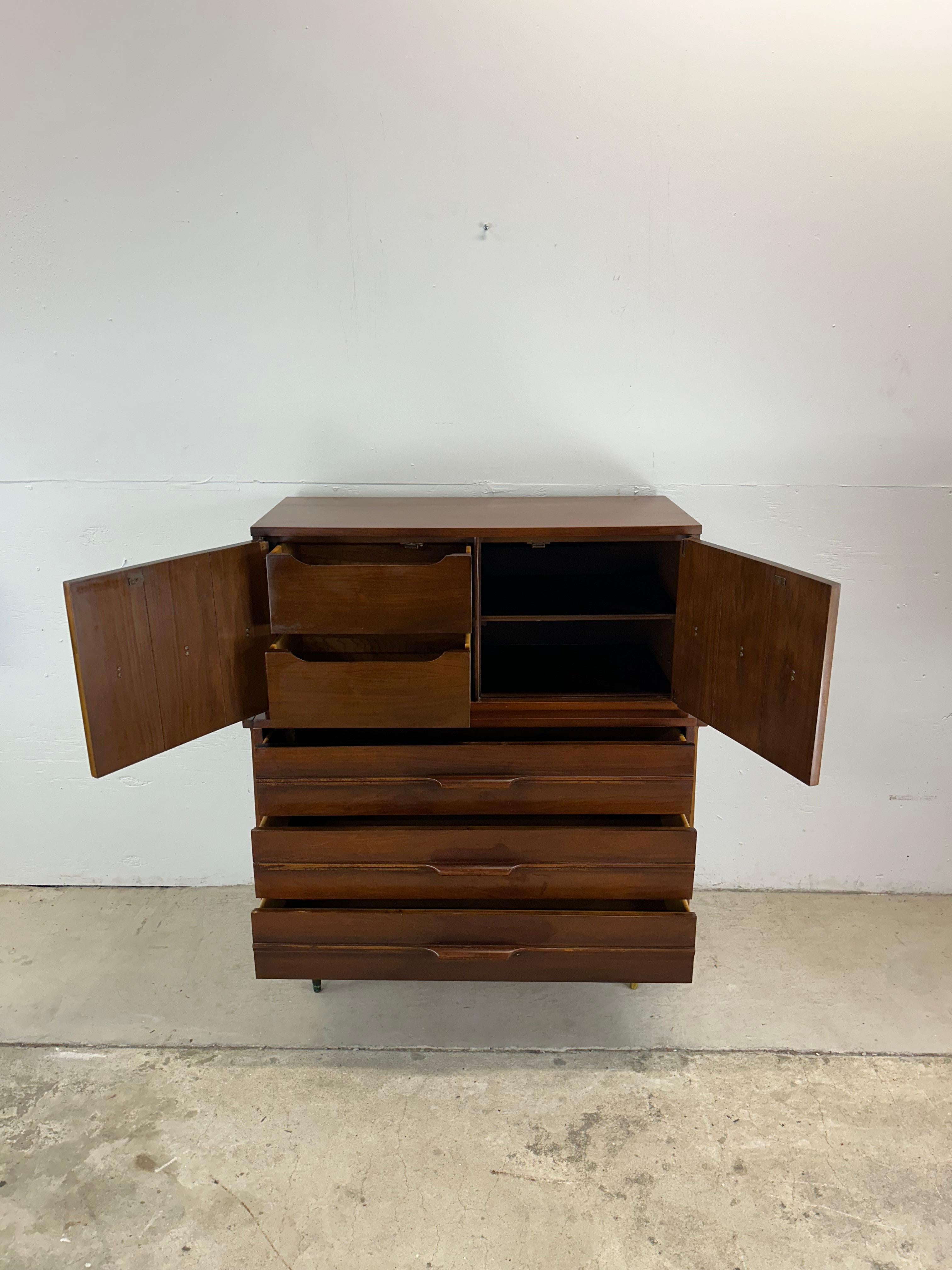 Comò Highboy del Mid Century Moderno con fronte a canne in vendita 14