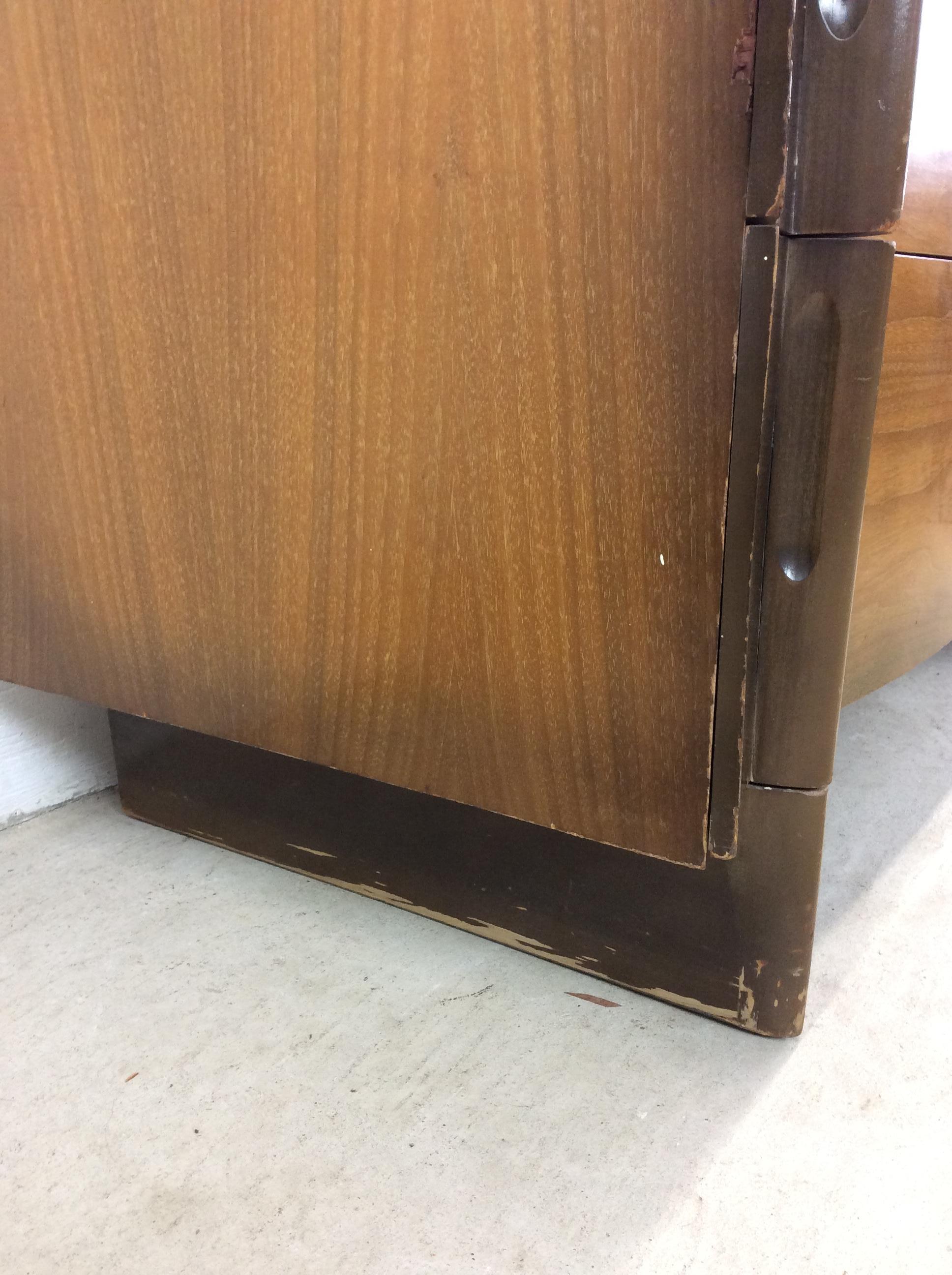 Mid Century Modern Highboy Dresser with Cedar Lined Drawer in vendita 7