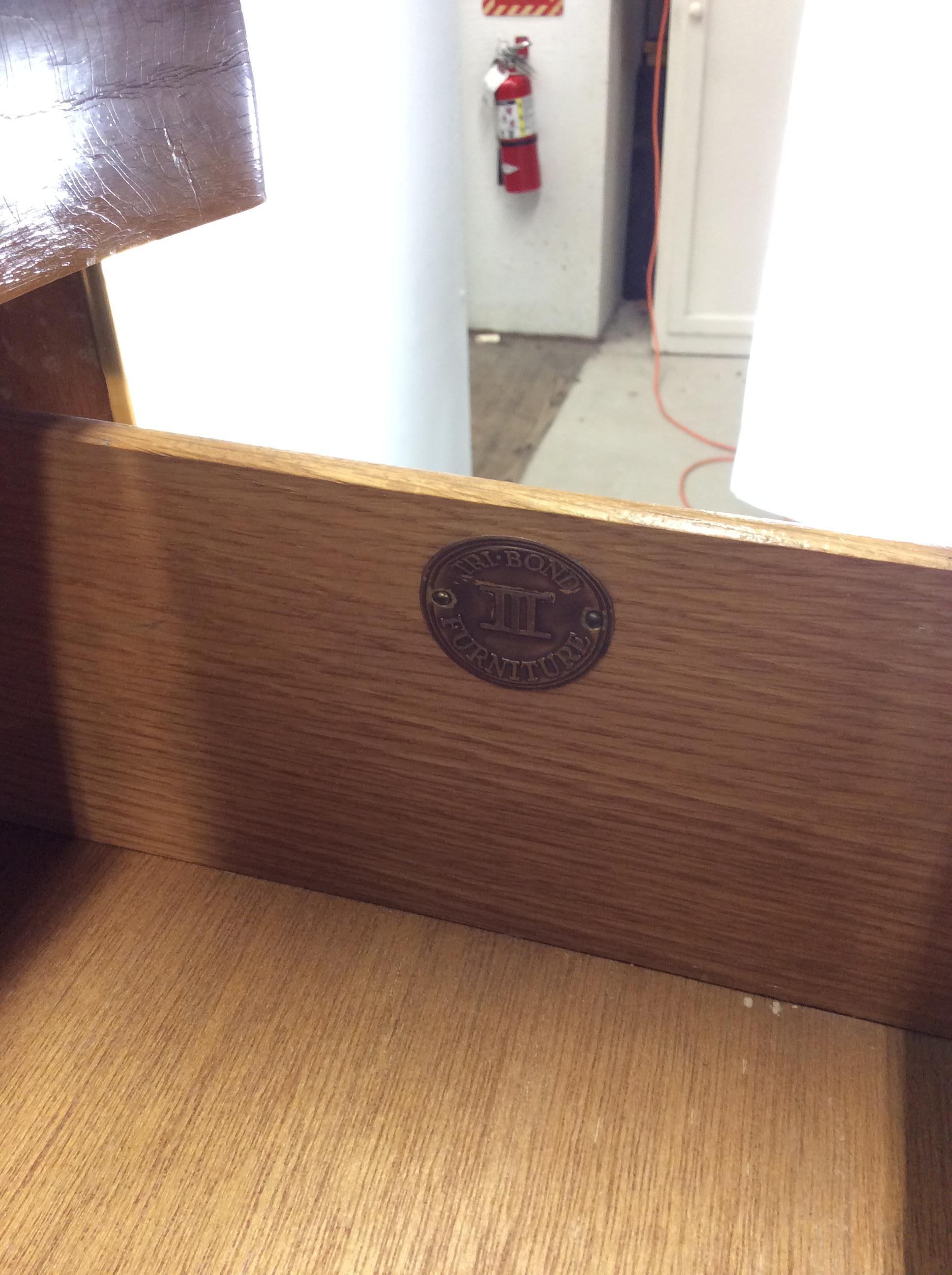 Mid Century Modern Highboy Dresser with Cedar Lined Drawer in vendita 11