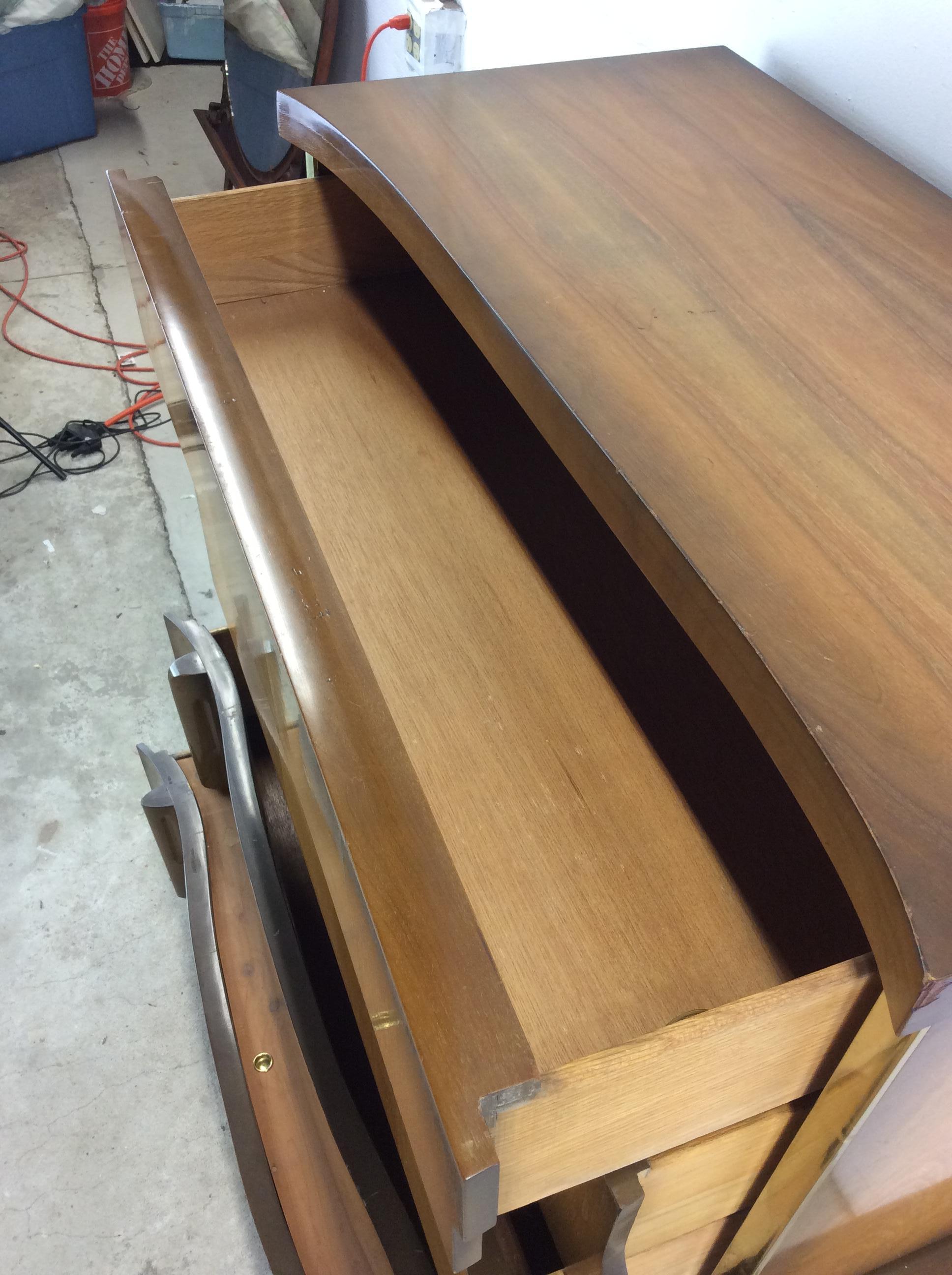 Mid Century Modern Highboy Dresser with Cedar Lined Drawer in vendita 12