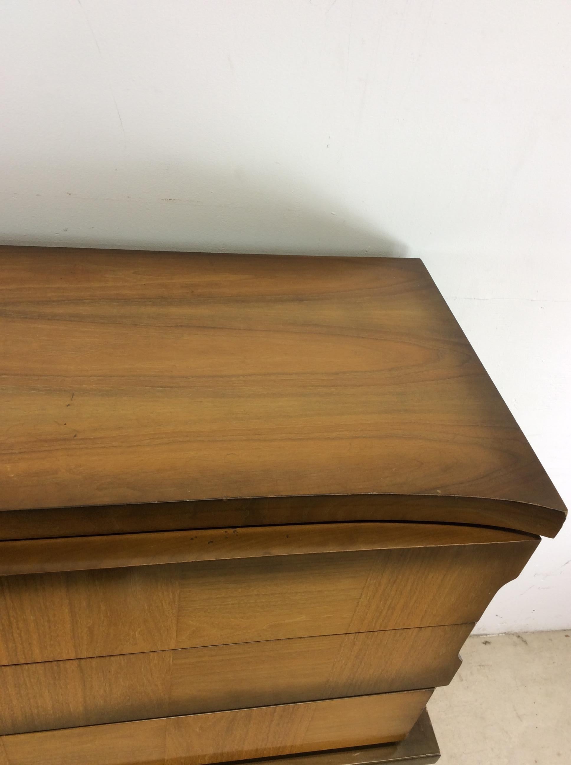 Impiallacciato Mid Century Modern Highboy Dresser with Cedar Lined Drawer in vendita
