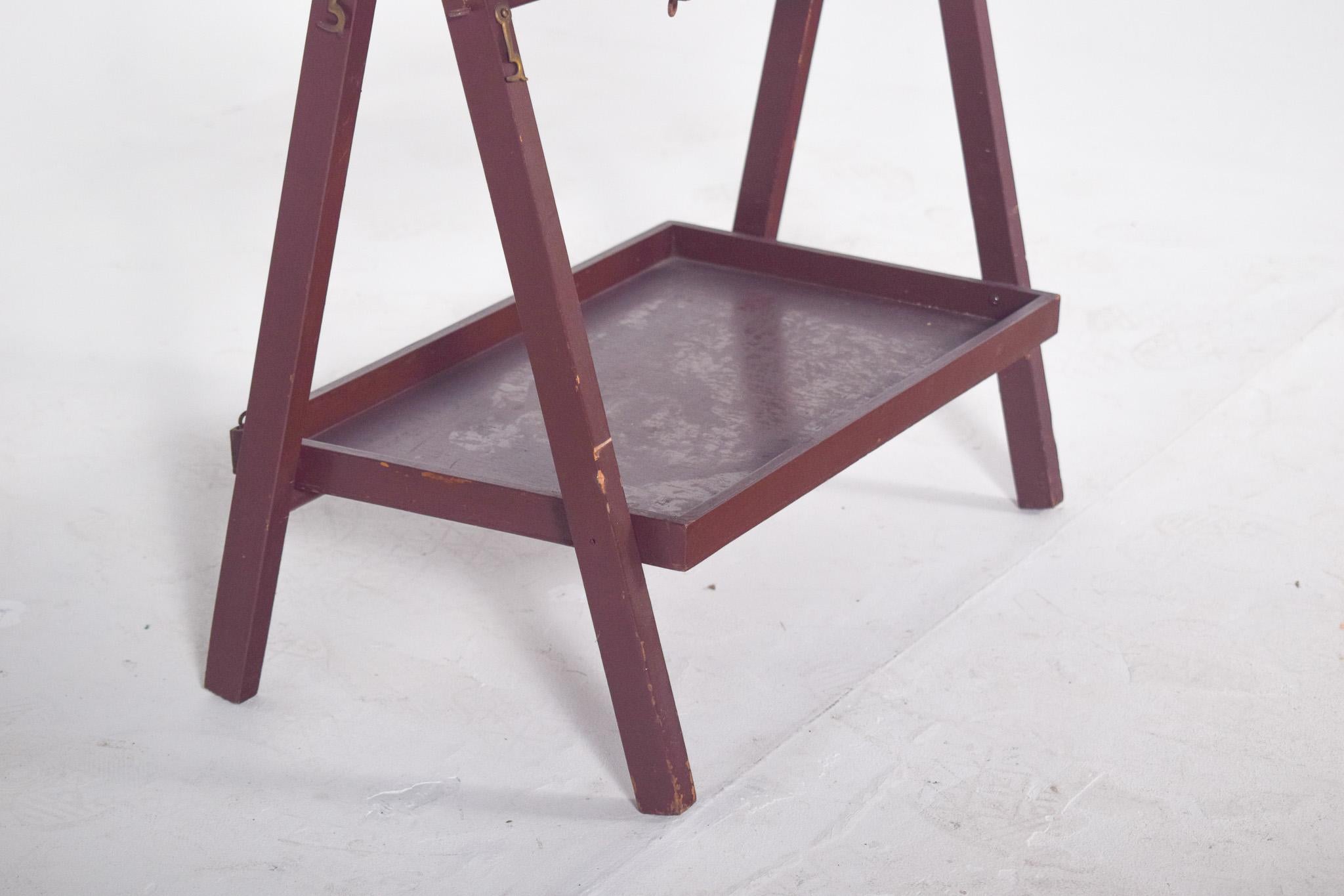 Revistero de madera abatible moderno de mediados de siglo Moderno de mediados de siglo en venta