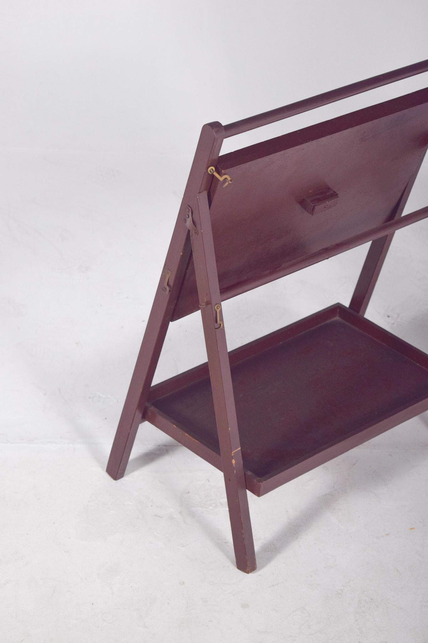 Revistero de madera abatible moderno de mediados de siglo Madera en venta