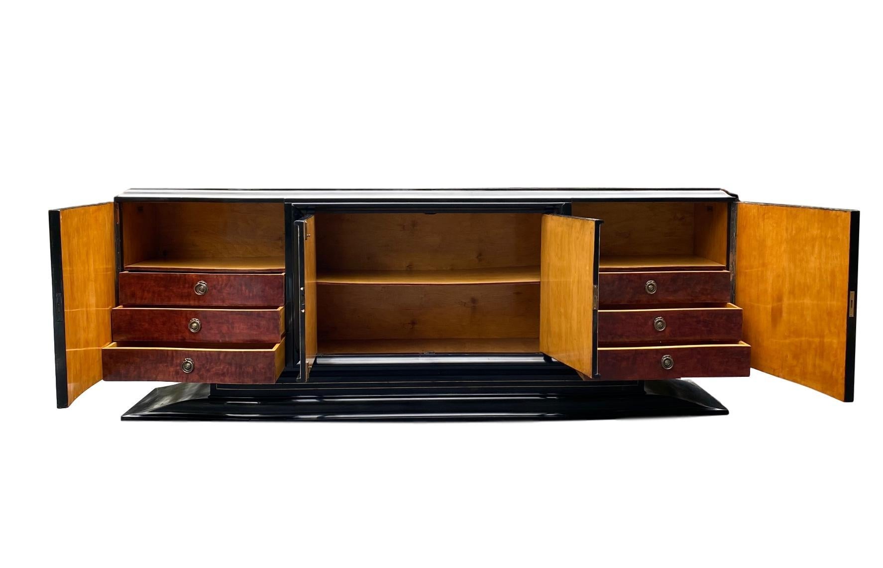 Hand-Crafted Mid-Century Modern Hollywood Regency Art Deco Black Lacquered Sideboard, French