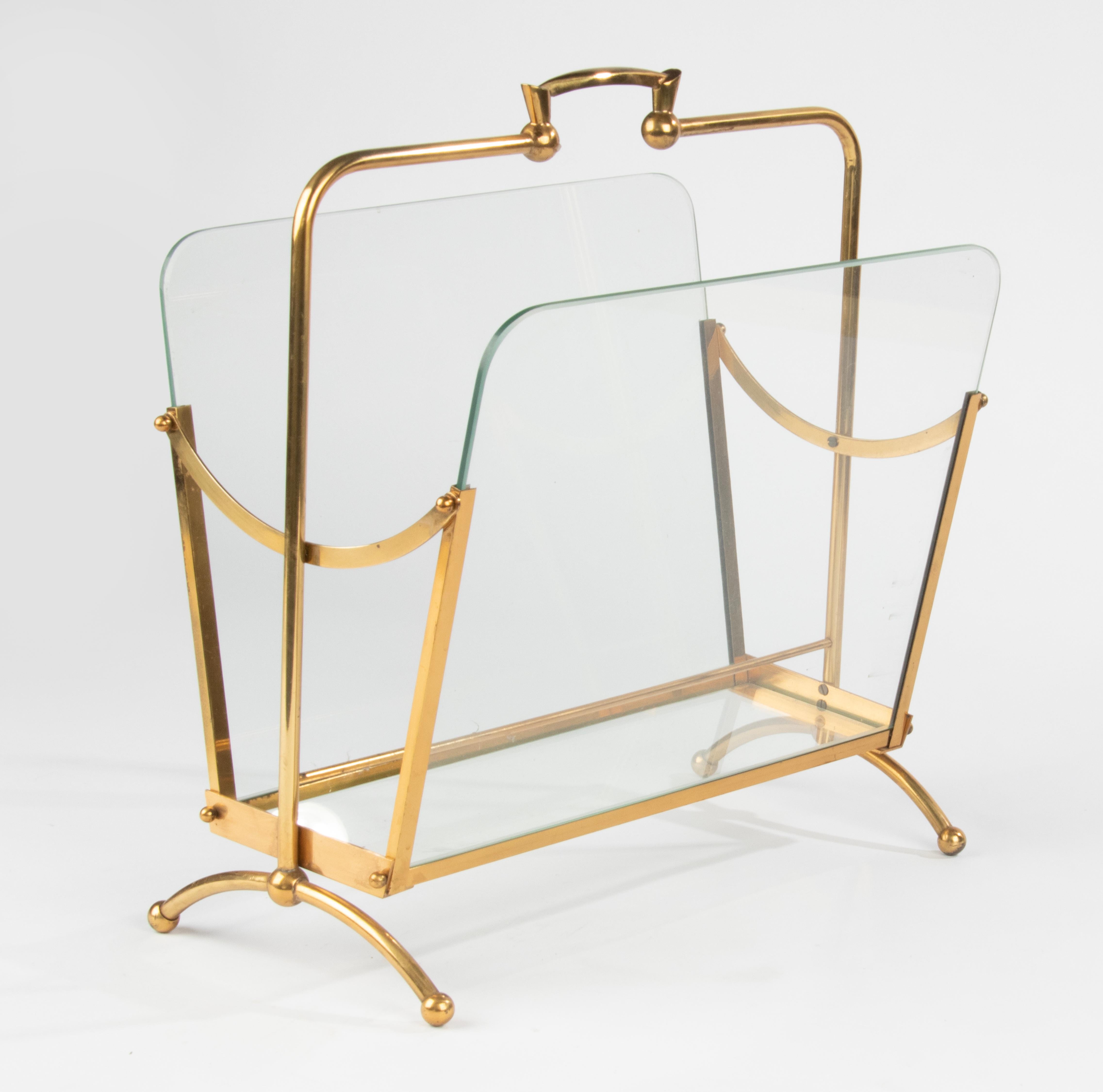Mid-Century Modern Hollywood Regency Brass Colored Magazine Rack/Stand For Sale 2