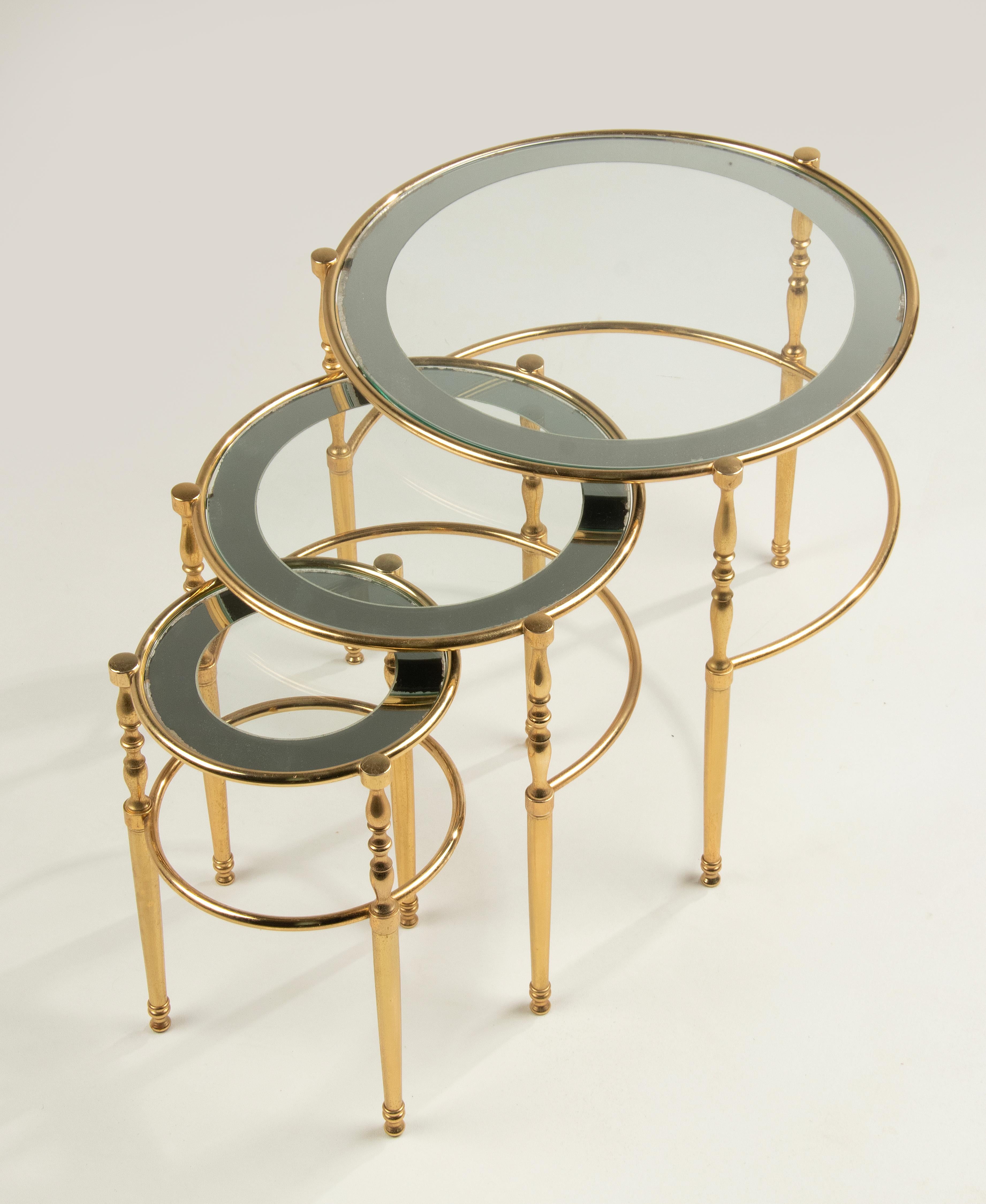Metal Mid-Century Modern Hollywood Regency Brass Nest Side Tables For Sale