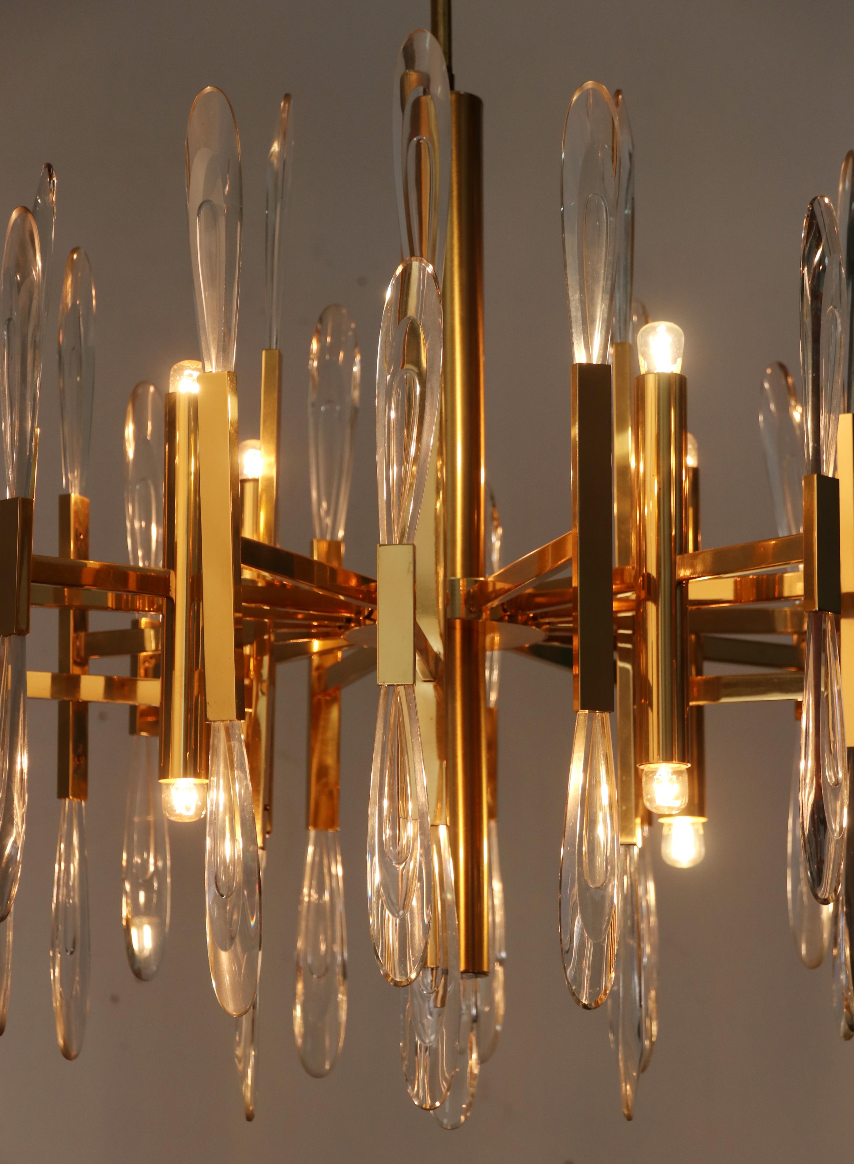 Lampadario Hollywood Regency moderno di metà secolo con gocce di cristallo di Gaetano Sciolari in vendita 7