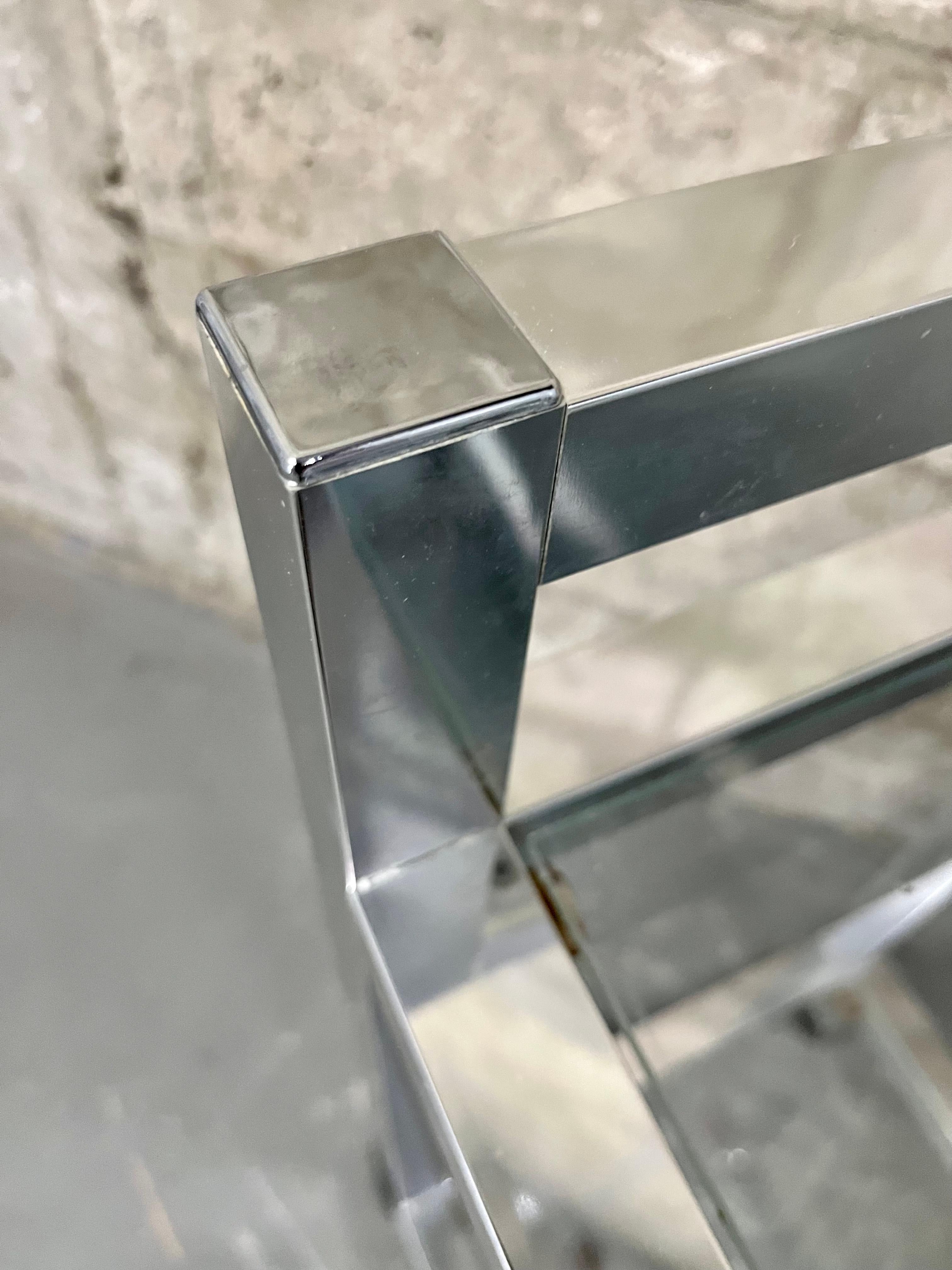 Mid Century Modern Hollywood Regency Chrome Dry Bar/ Serving Cart. Circa 1970 en vente 7