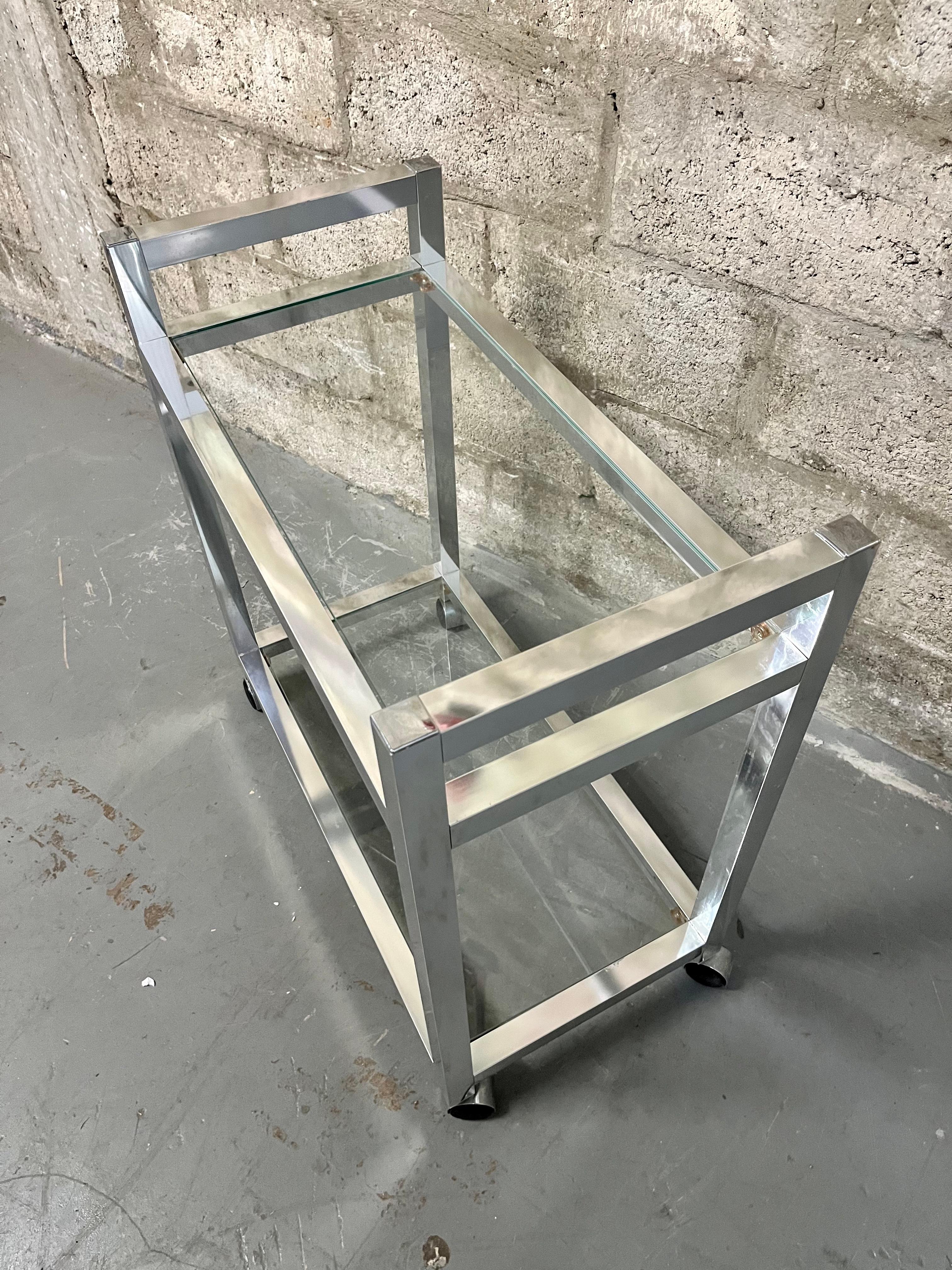 Américain Mid Century Modern Hollywood Regency Chrome Dry Bar/ Serving Cart. Circa 1970 en vente