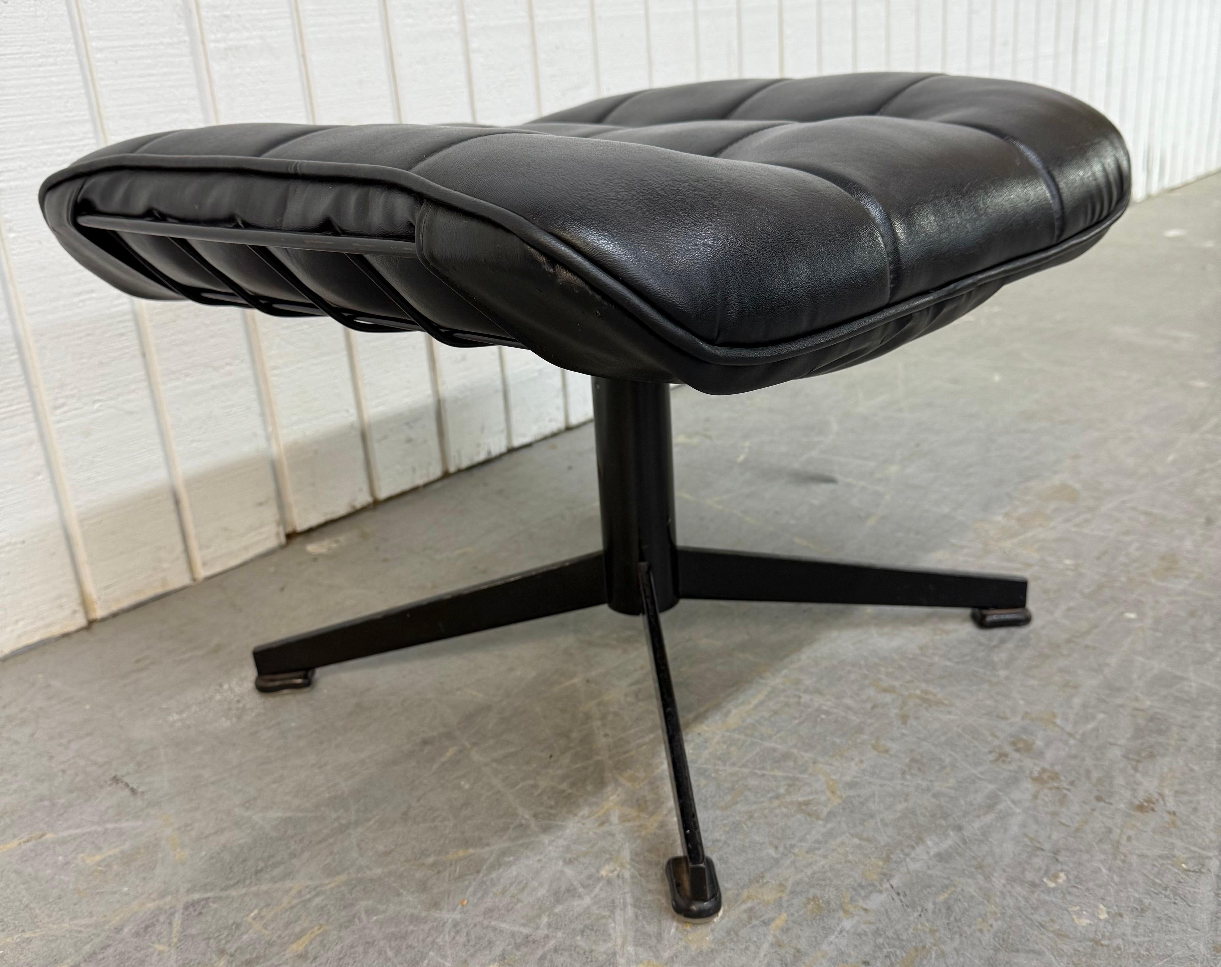 Chaise longue pivotante en cuir noir Homecreast Mid-Century Modern Style Eames en vente 3
