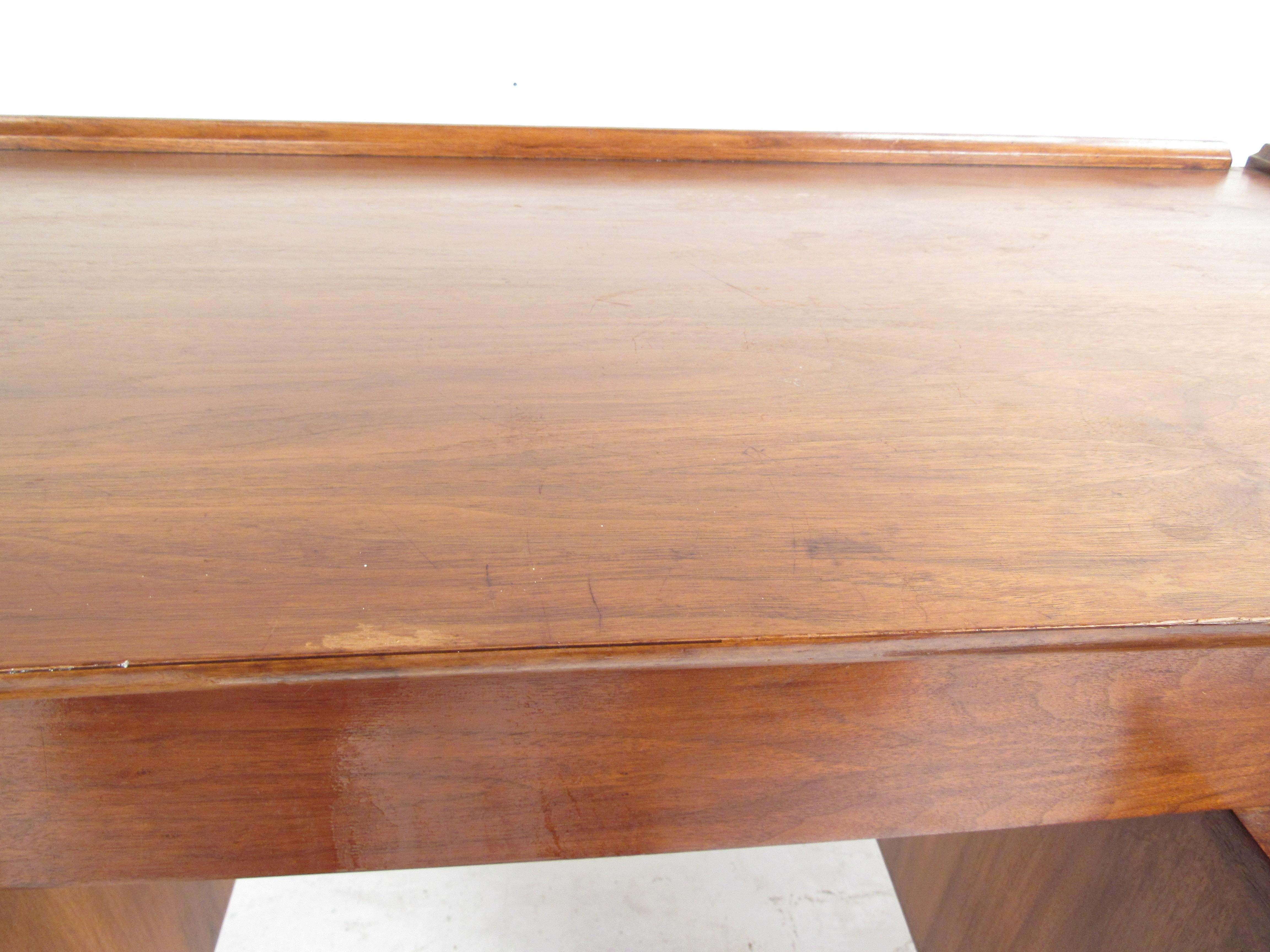 Mid-Century Modern Hooker Style Walnut Desk 4