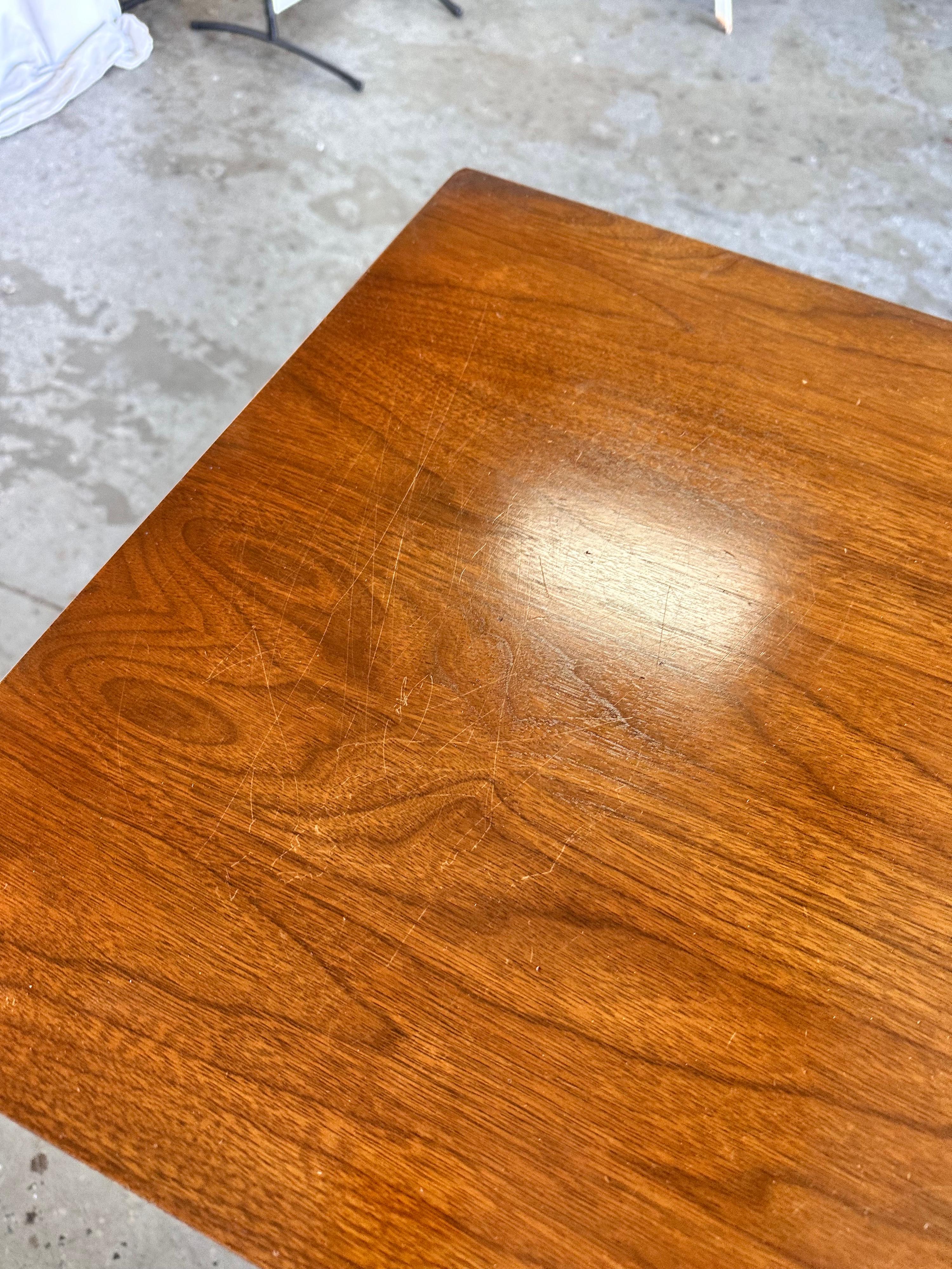 Cassettone/credenza Hooker in noce e canna di metà secolo moderno 64