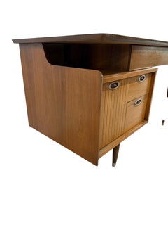 Mid-Century Modern Hooker Walnut Writing Desk
