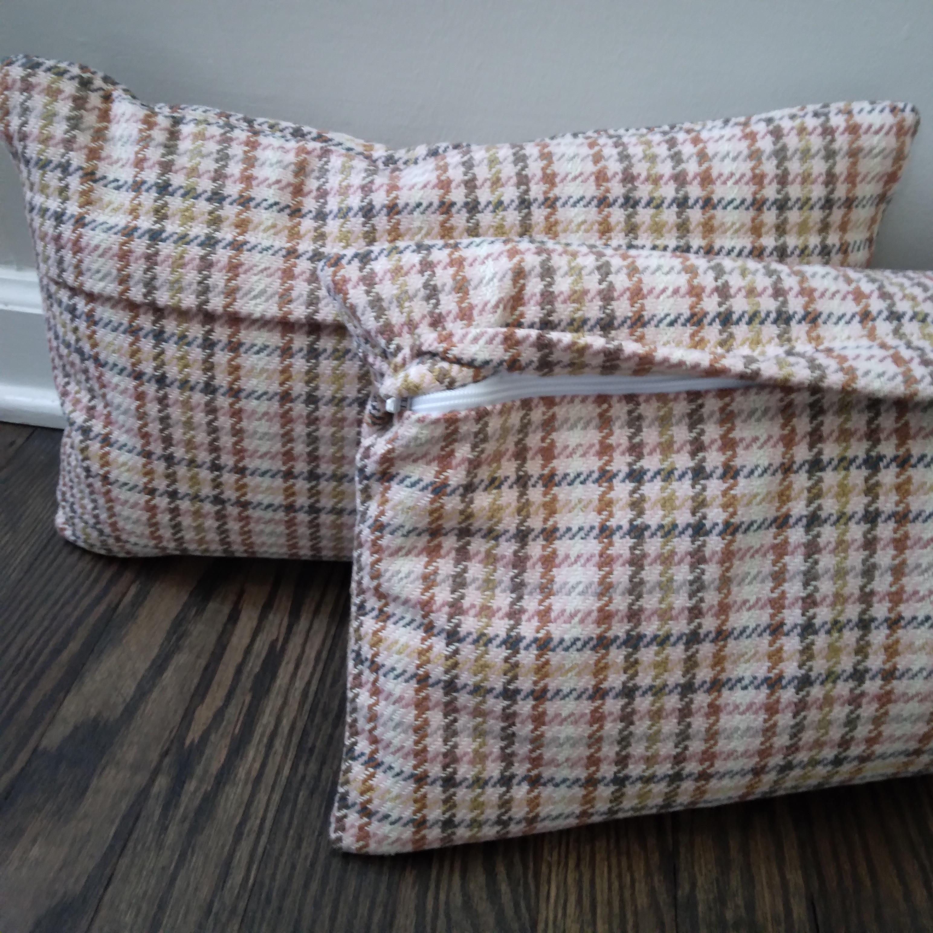 Mid-Century Modern Houndstooth Plaid Lumbar Pillows in Pink - a pair  For Sale 2
