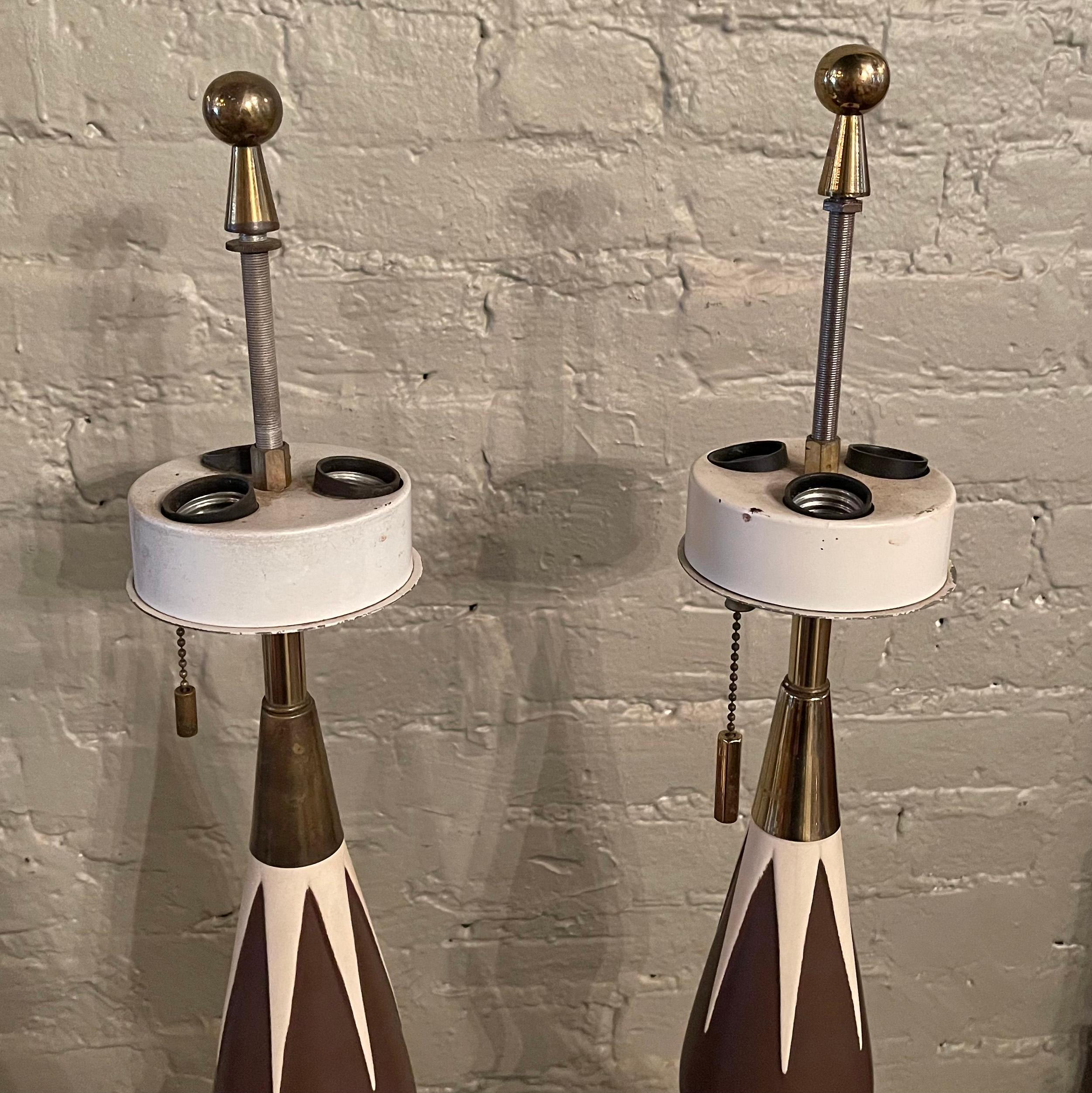 Mid-Century Modern Hourglass Table Lamps by Gerald Thurston For Sale 7