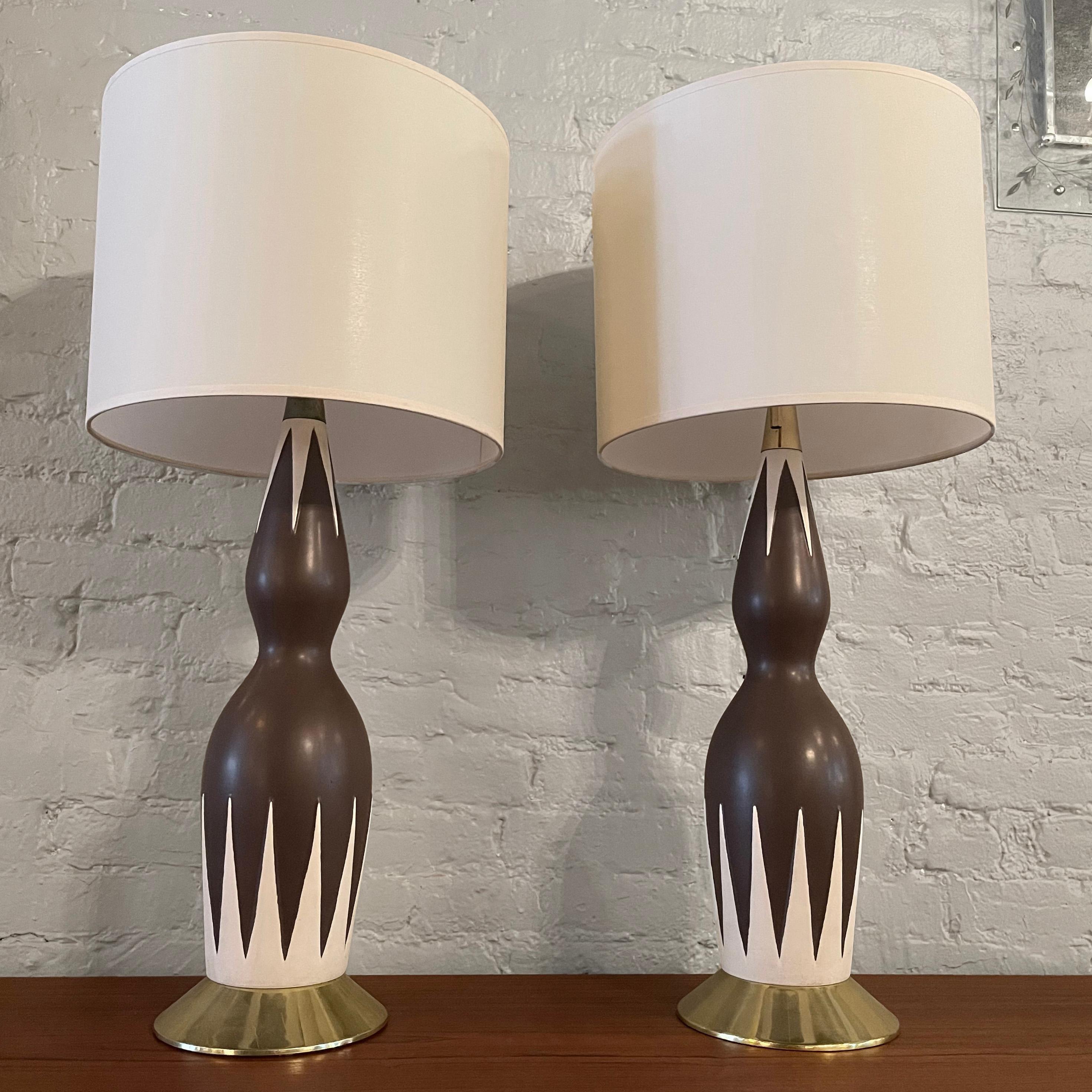 Lampes de table sablier modernes mi-siècle modernes de Gerald Thurston Bon état - En vente à Brooklyn, NY