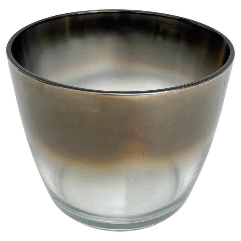Mid-Century Modern Ice Bucket with Silver Fade Ombré Design, c. 1960's For Sale