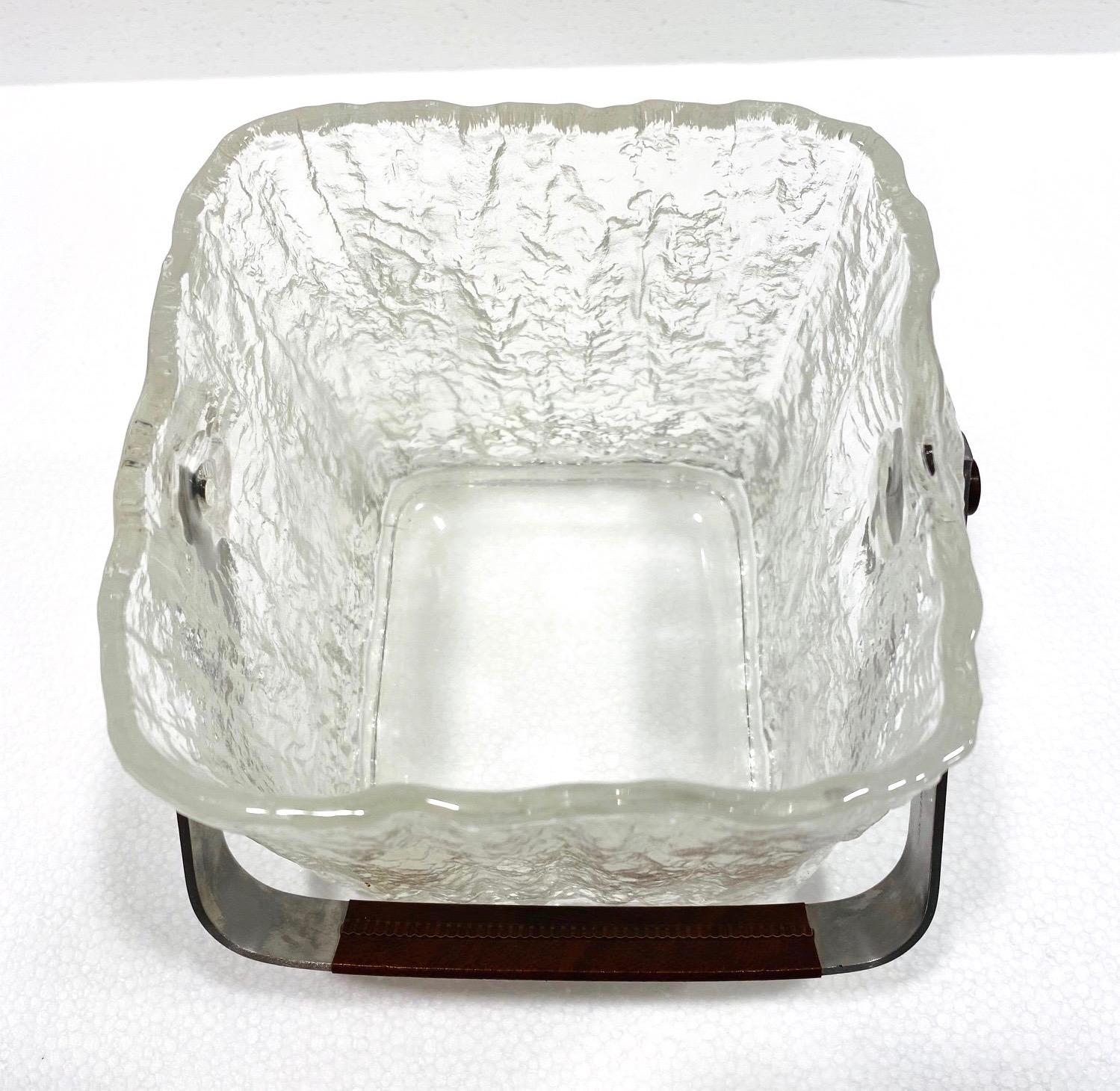 Mid-Century Modern Ice Bucket with Textured Ice Glass, Japan, circa 1960s 4