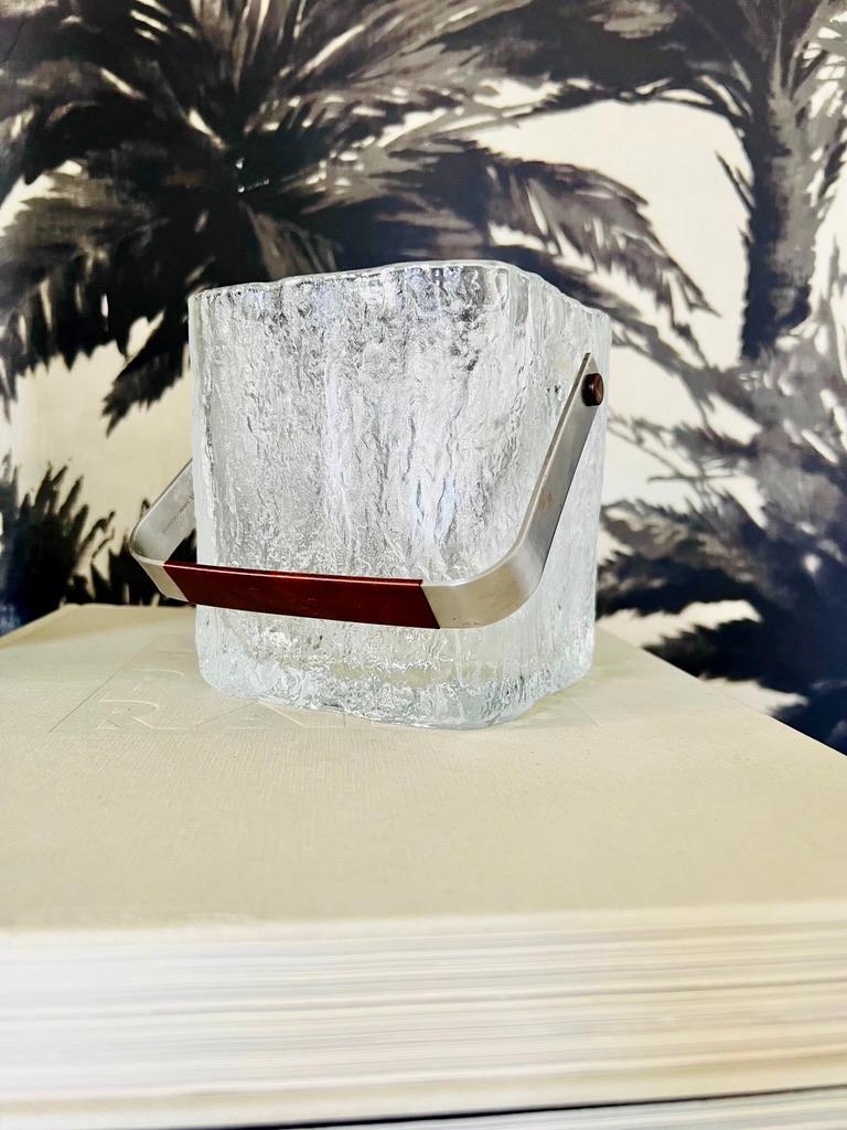 Mid-Century Modern Ice Bucket with Textured Ice Glass, Japan, circa 1960s For Sale 3