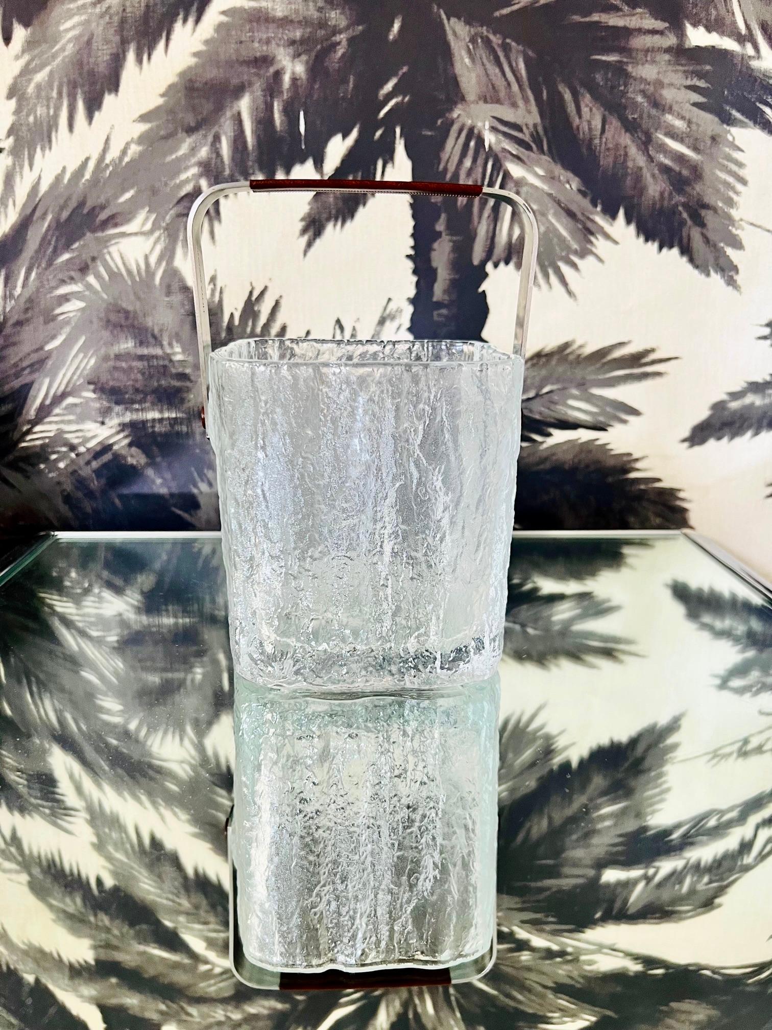 Hand-Crafted Mid-Century Modern Ice Bucket with Textured Ice Glass, Japan, circa 1960s For Sale