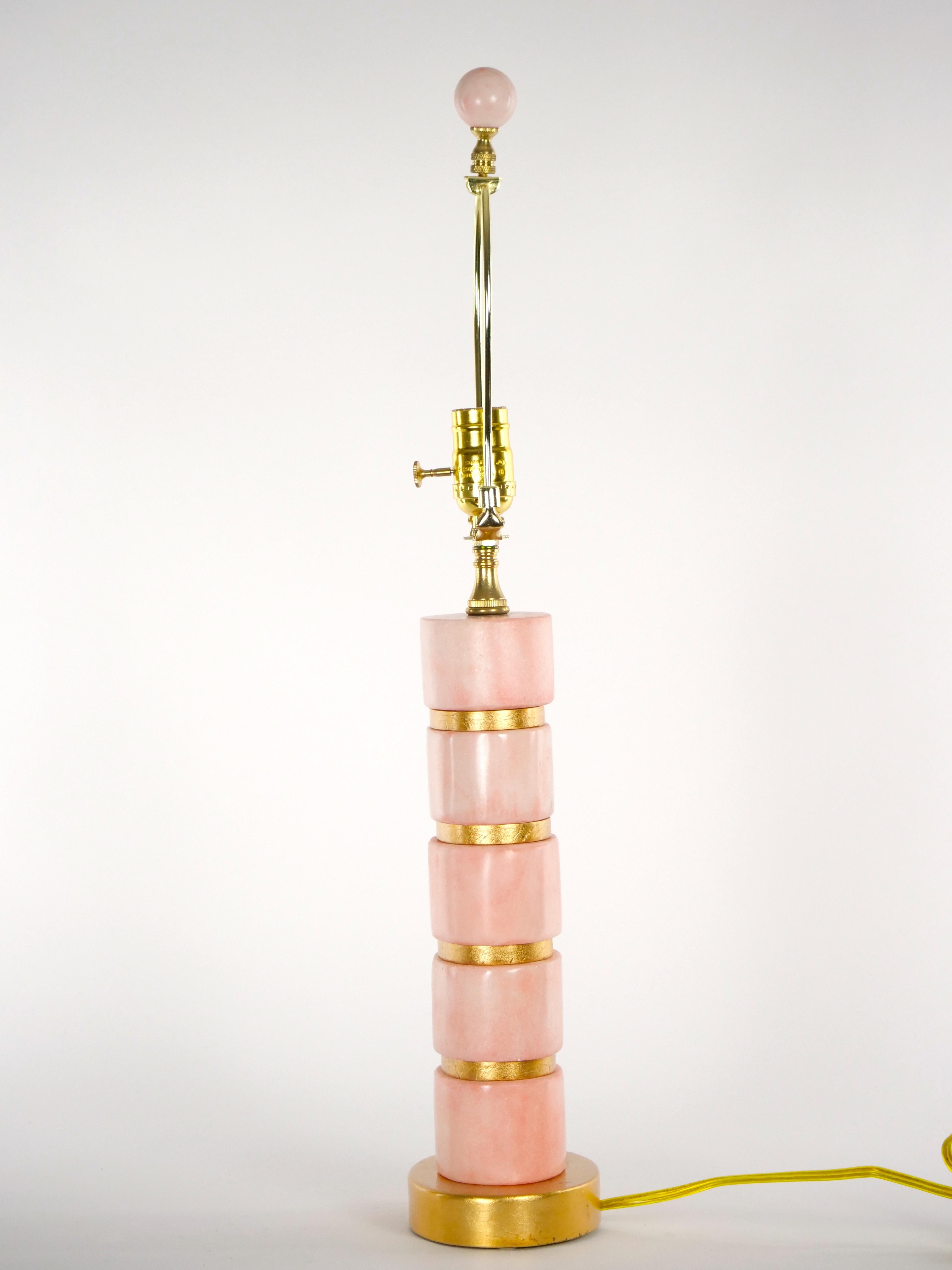 Mid-Century Modern Ice Pink Jade / Giltwood Base Table Lamp For Sale 4