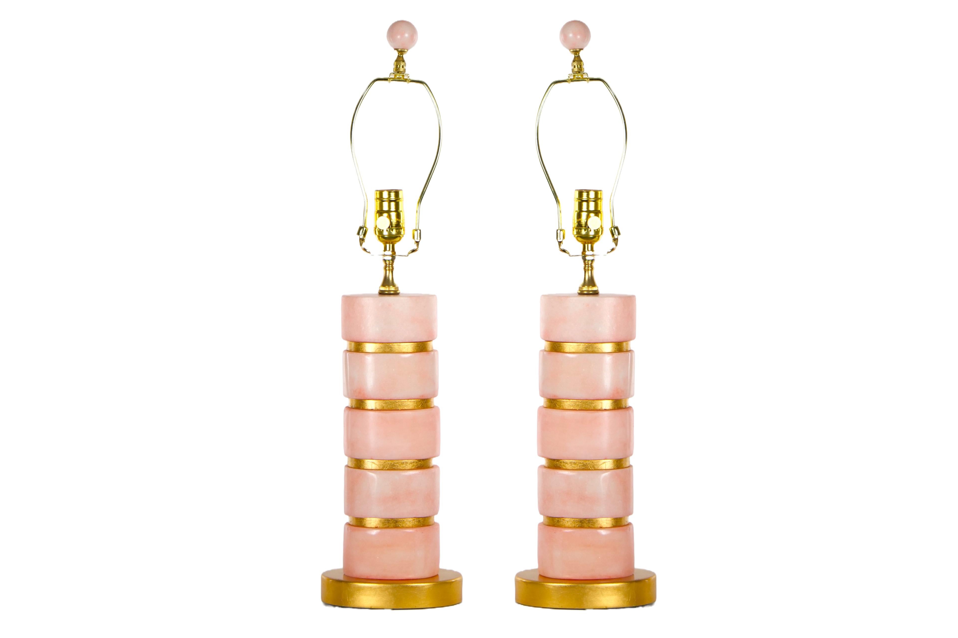 Italian Mid-Century Modern Ice Pink Jade / Giltwood Base Table Lamp For Sale