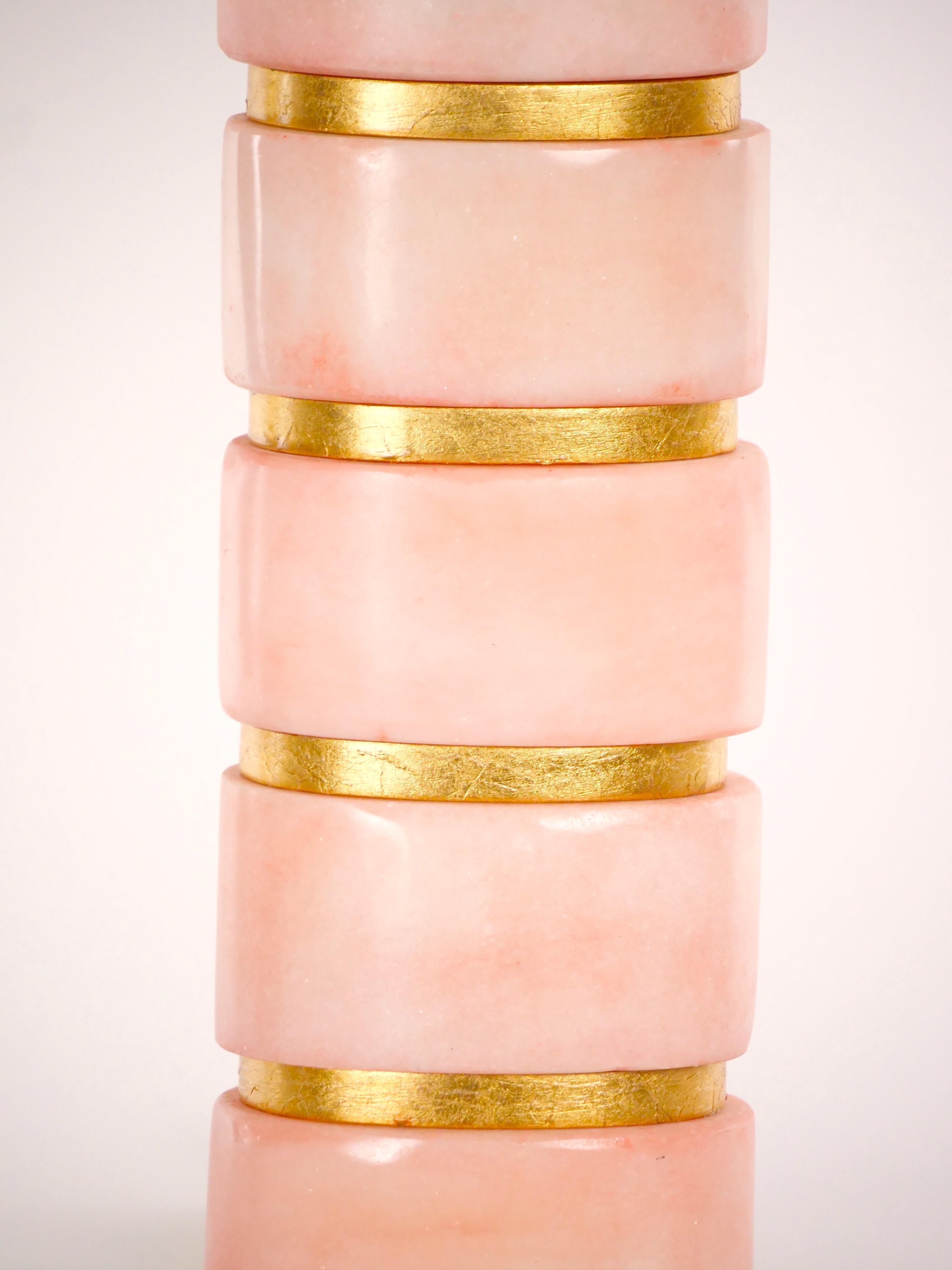 Mid-Century Modern Ice Pink Jade / Giltwood Base Table Lamp For Sale 2