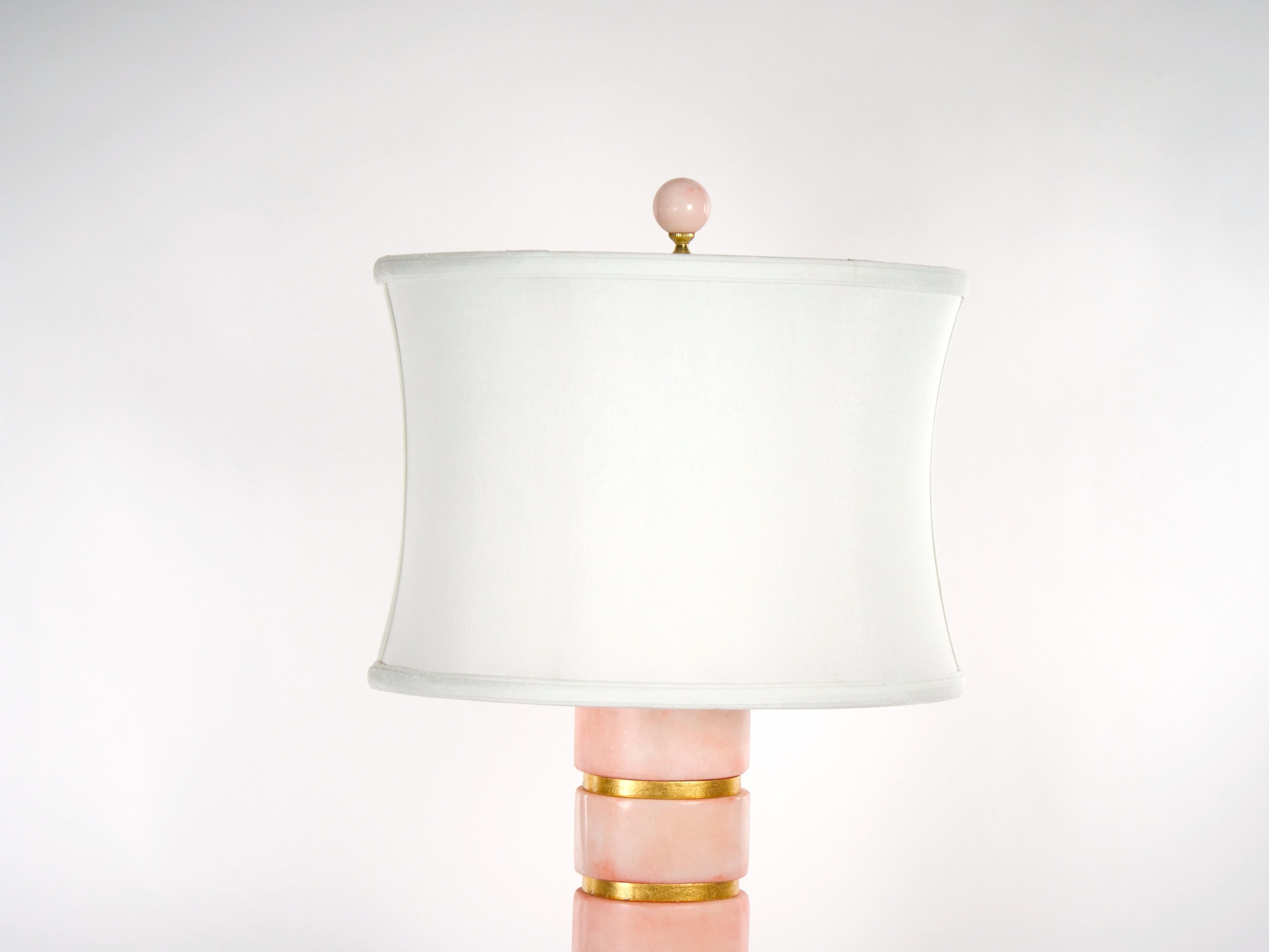 Mid-Century Modern Ice Pink Jade / Giltwood Base Table Lamp For Sale 3