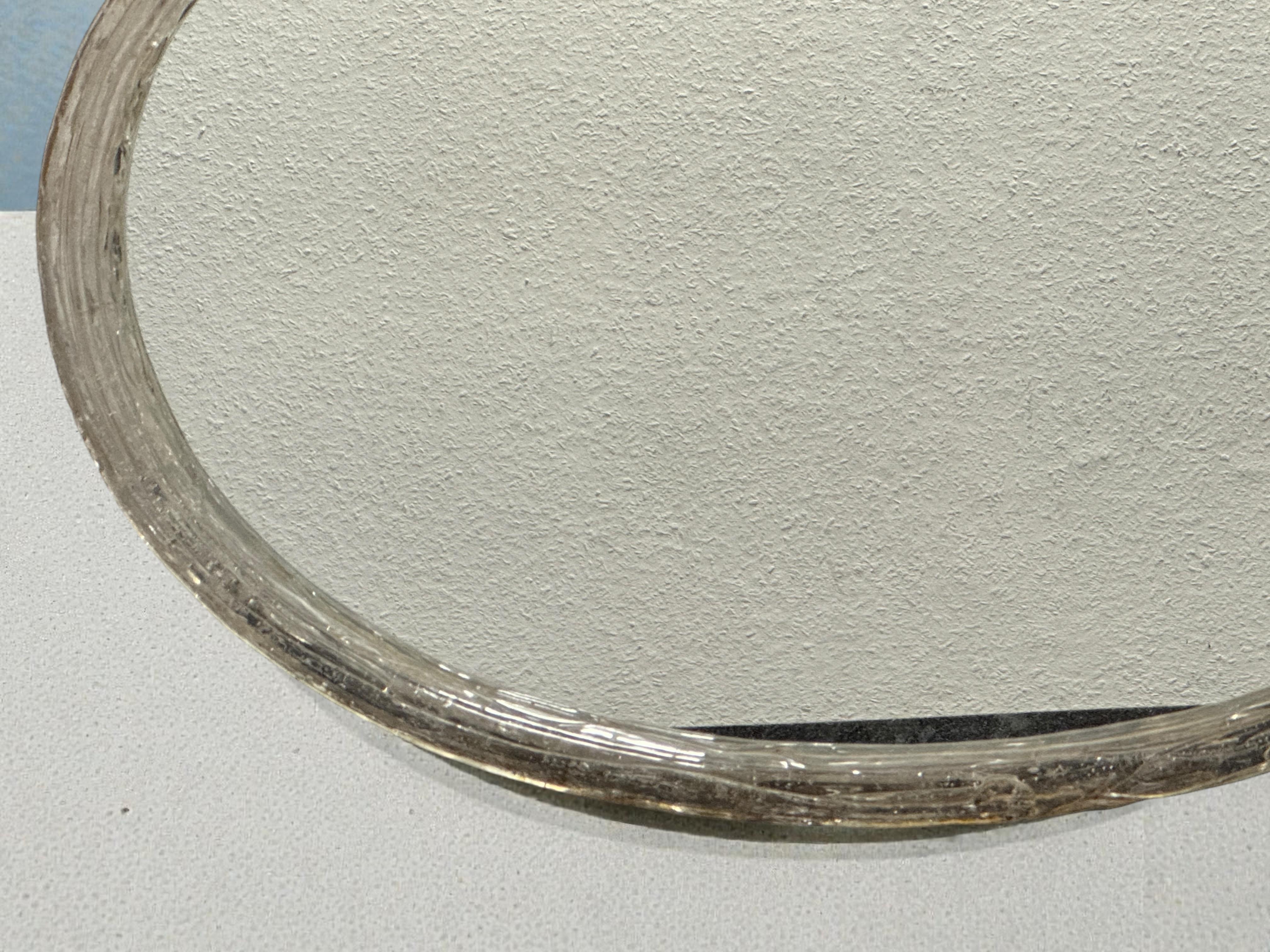 Specchio da parete ovale con cornice in lucite in stile ghiaccio della metà del secolo scorso Austria 1960 in vendita 6