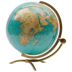 Globe en verre éclairé moderne du milieu du siècle sur socle tripode en laiton de Columbia