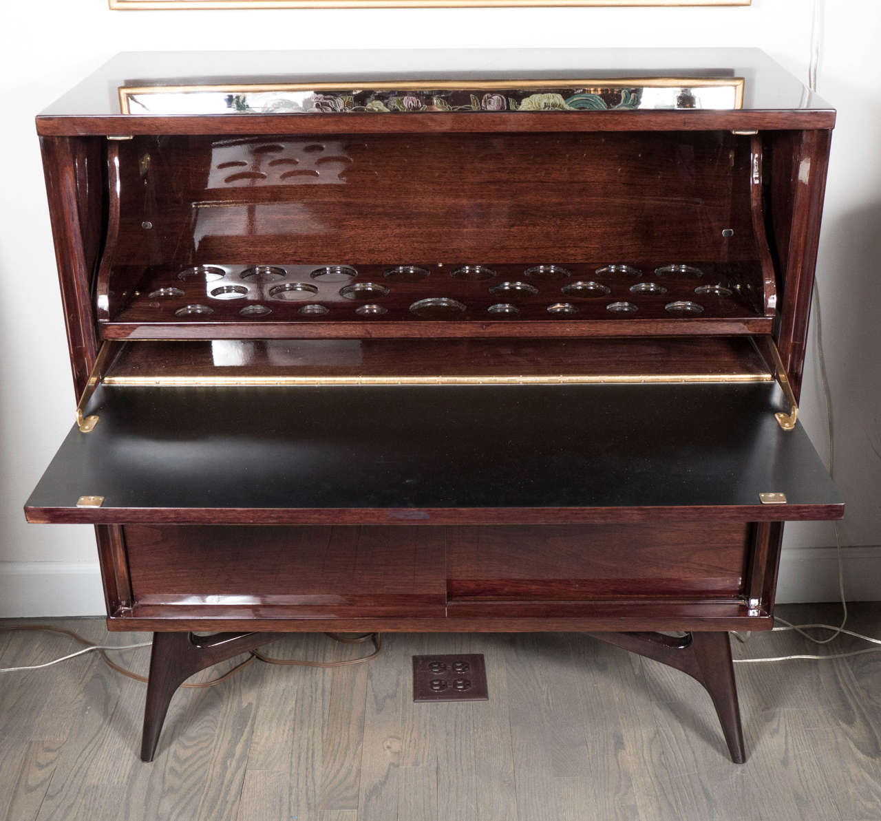 Mid-Century Modern Illuminating Bookmatched Walnut and Brass Bar Cabinet In Excellent Condition In New York, NY