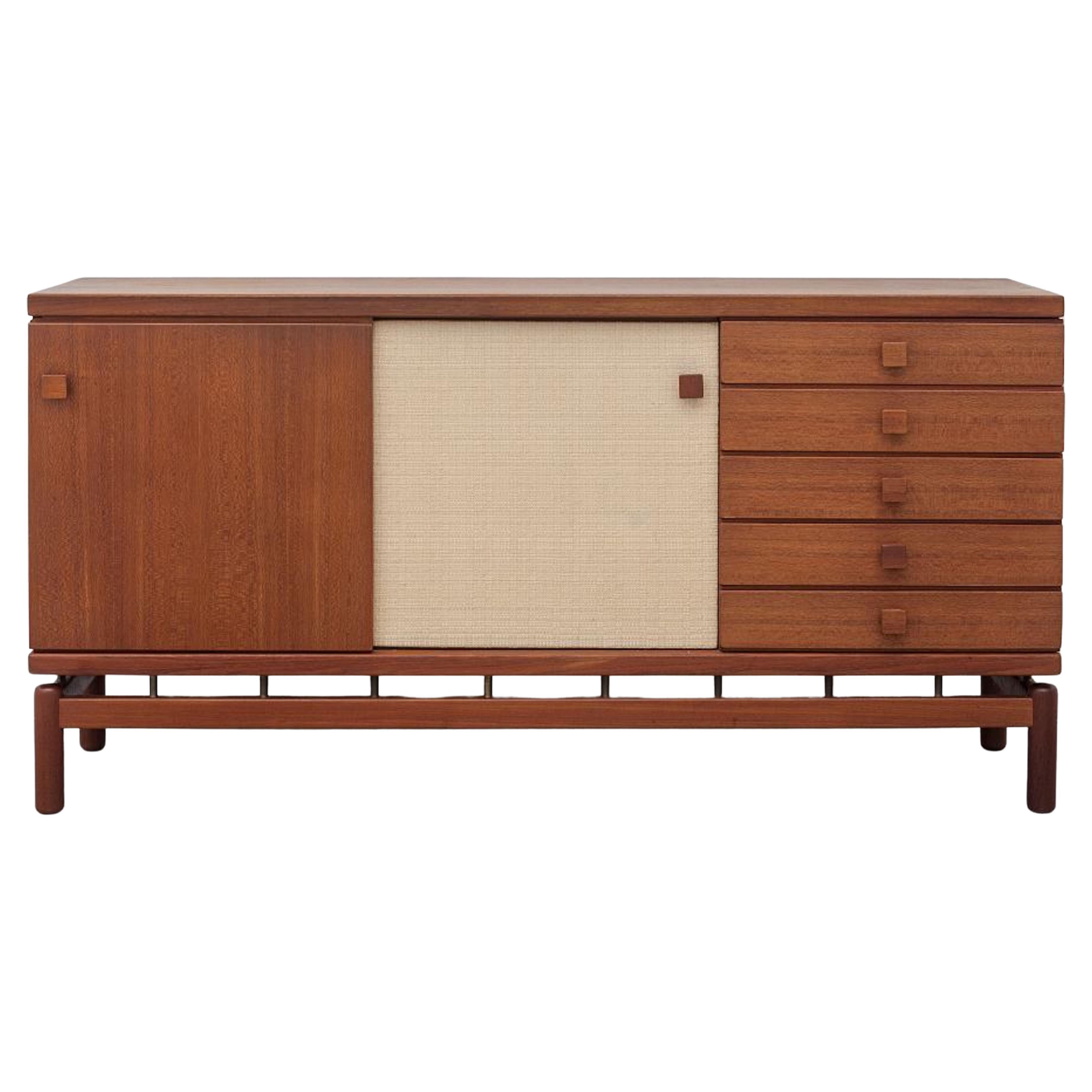 Ilmary Tapiovaara Teakholz-Sideboard, Moderne der Mitte des Jahrhunderts