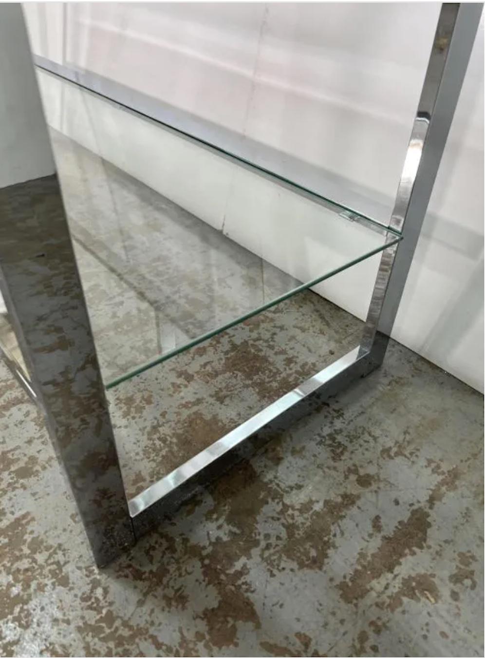 Mid-Century Modern in the Style of Milo Baughman Chrome & Glass Shelf Etagere In Excellent Condition For Sale In Buchanan, MI