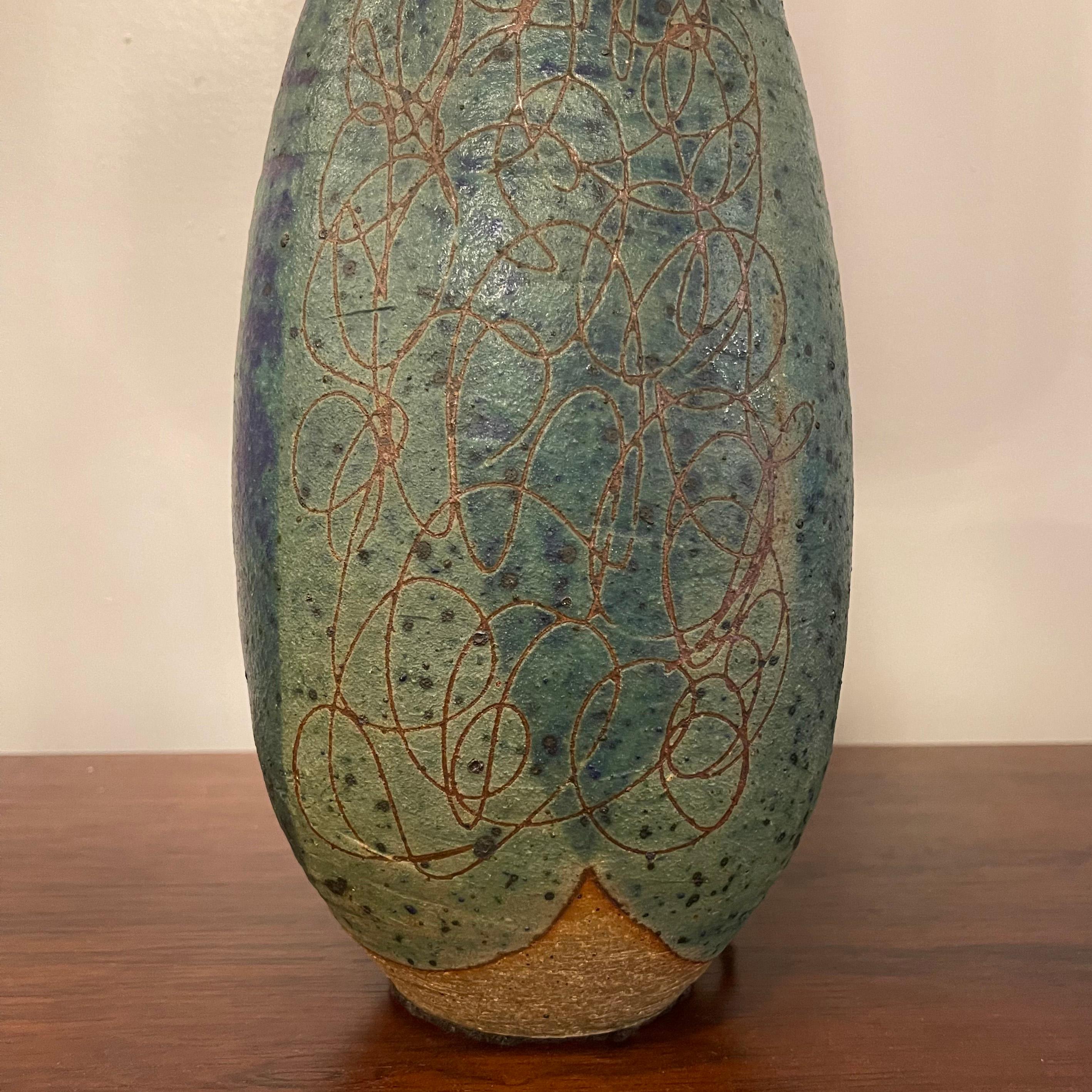 Mid Century Modern Incised Art Pottery Table Lamp For Sale 1