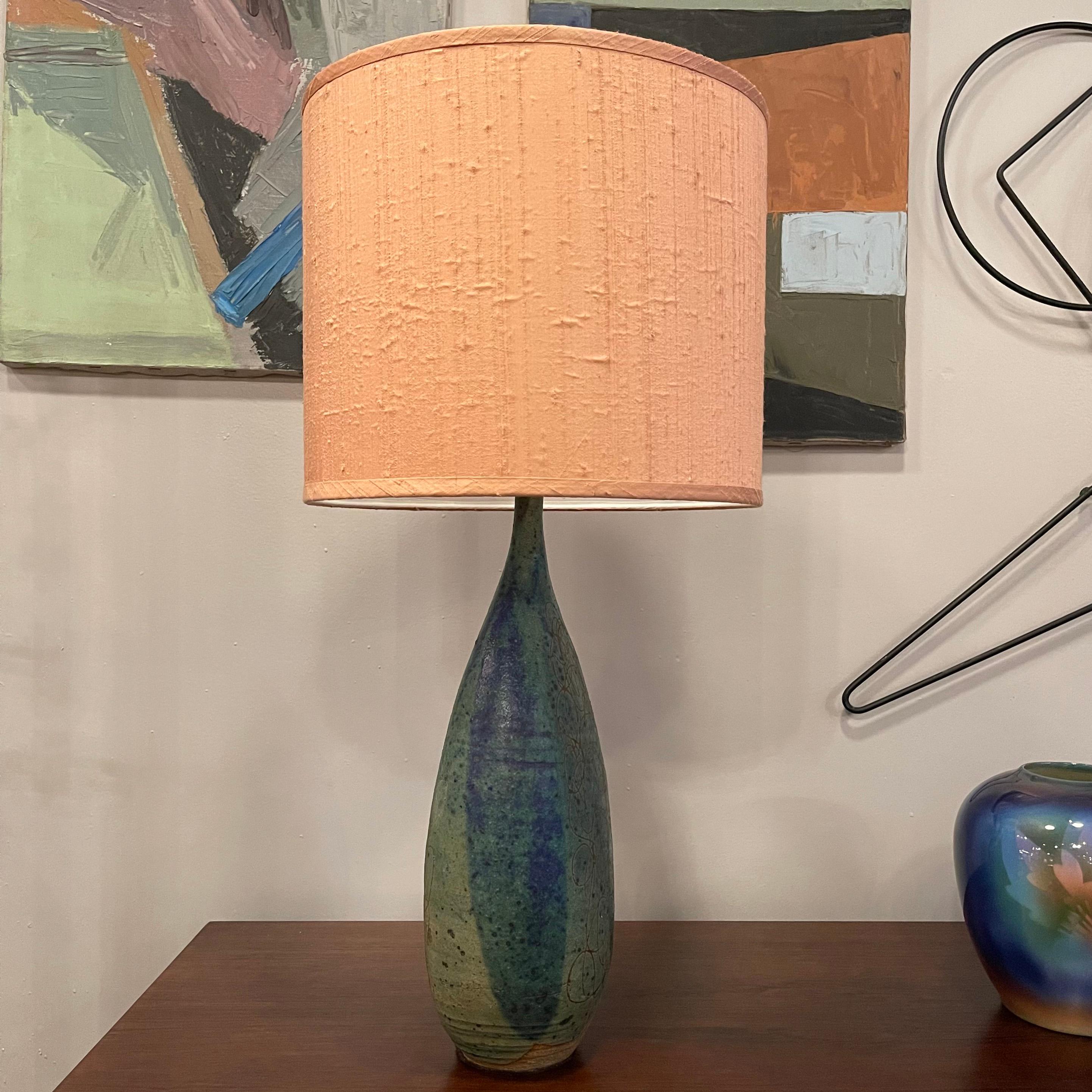 Mid Century Modern Incised Art Pottery Table Lamp For Sale 2