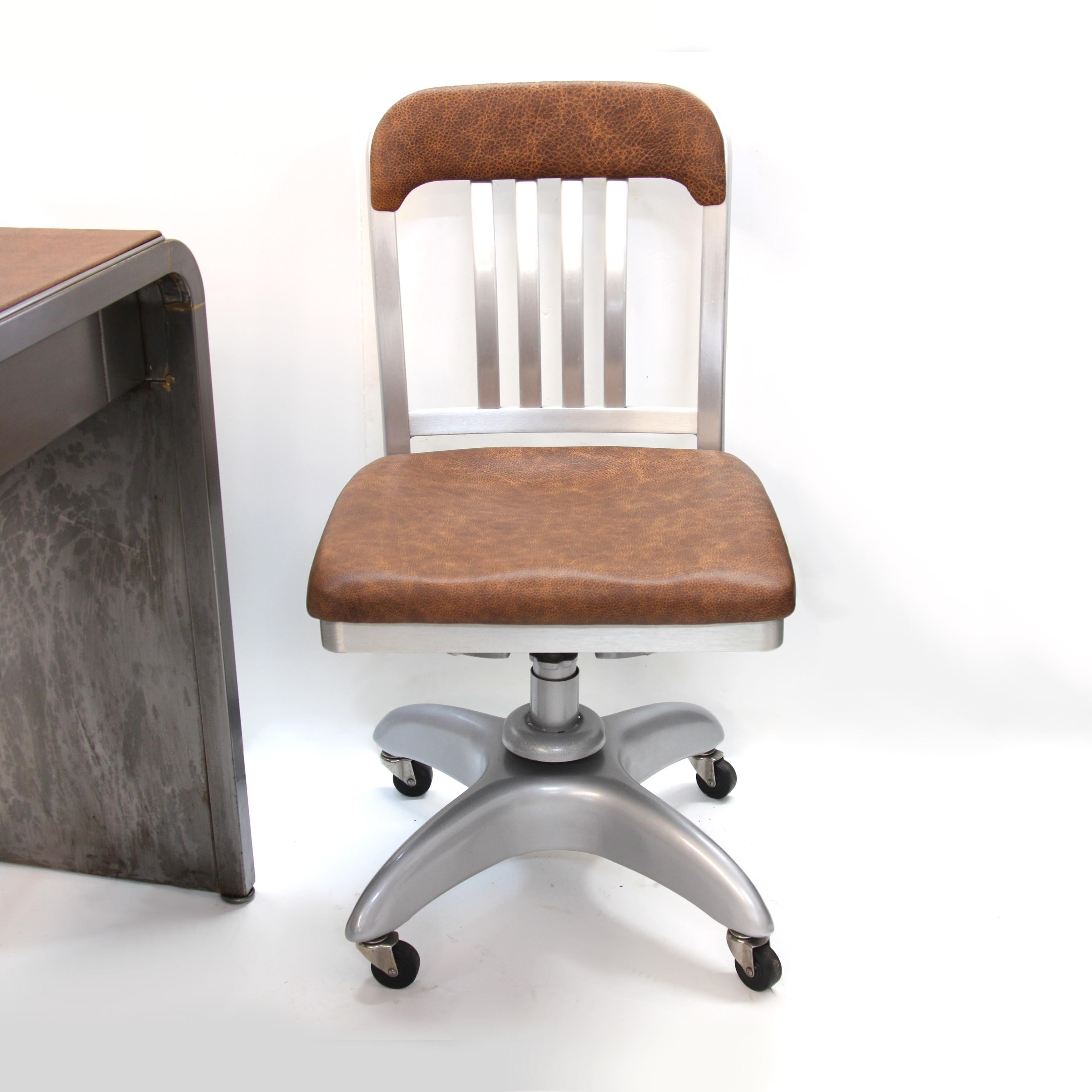 Industrielles 3-teiliges Büro-Set mit Schreibtisch von Norman Bel Geddes, Mid-Century Modern im Angebot 6