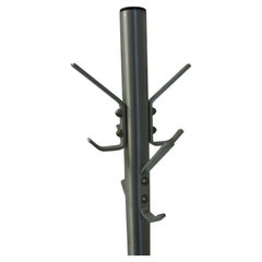 Perchero de aluminio industrial moderno de mediados de siglo